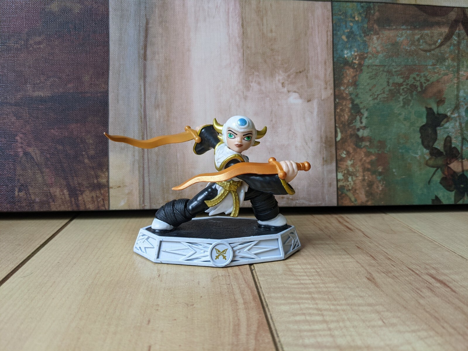 SKYLANDERS IMAGINATORS AURORA FIGURE ACTIVISION 