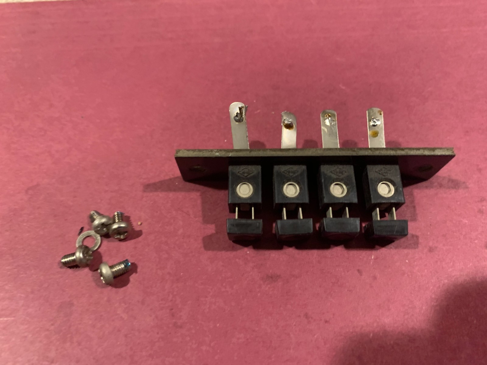Marantz 2230 Stereo Receiver -  Speaker Push Terminals