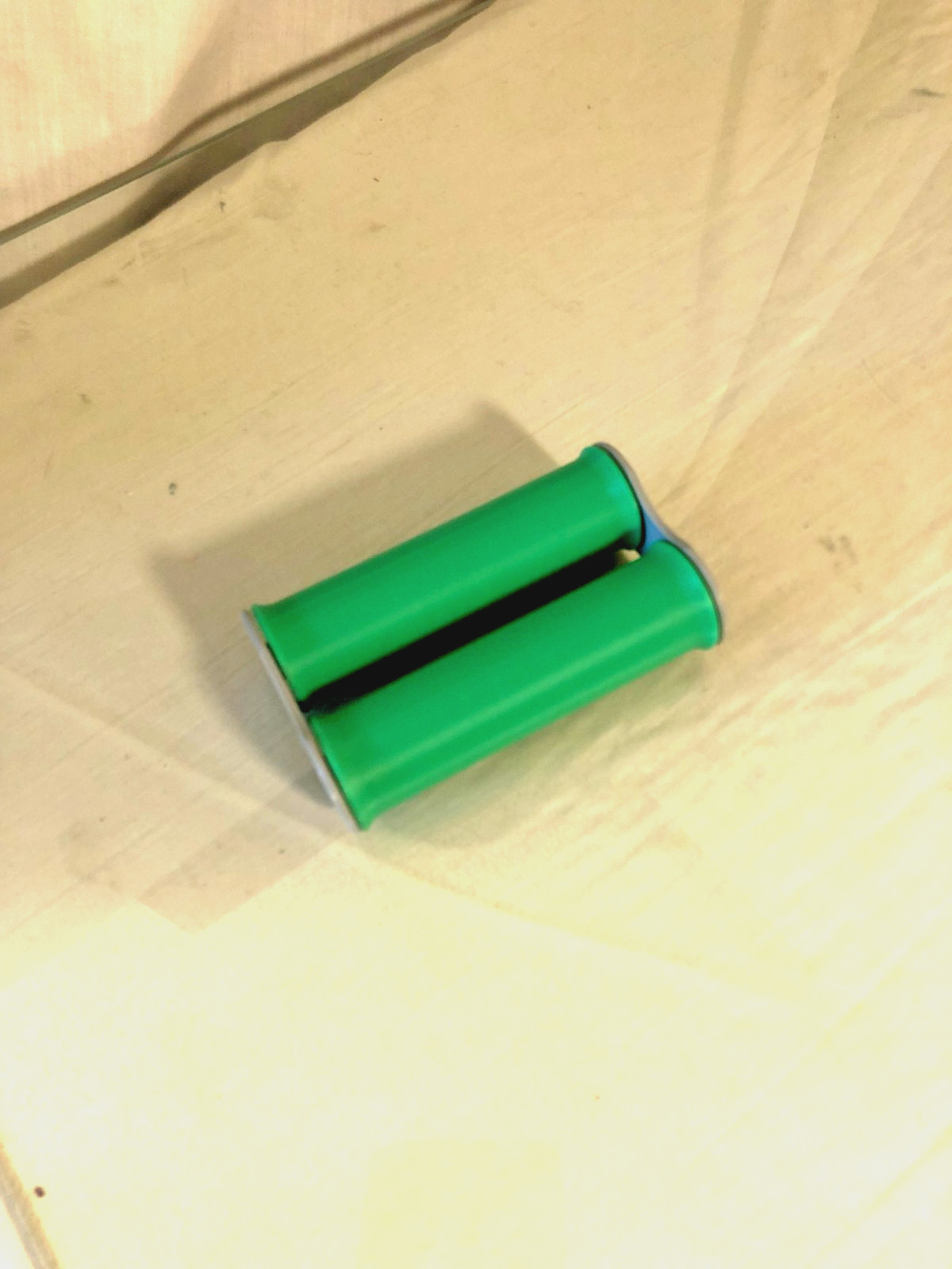 Plastic stress roller