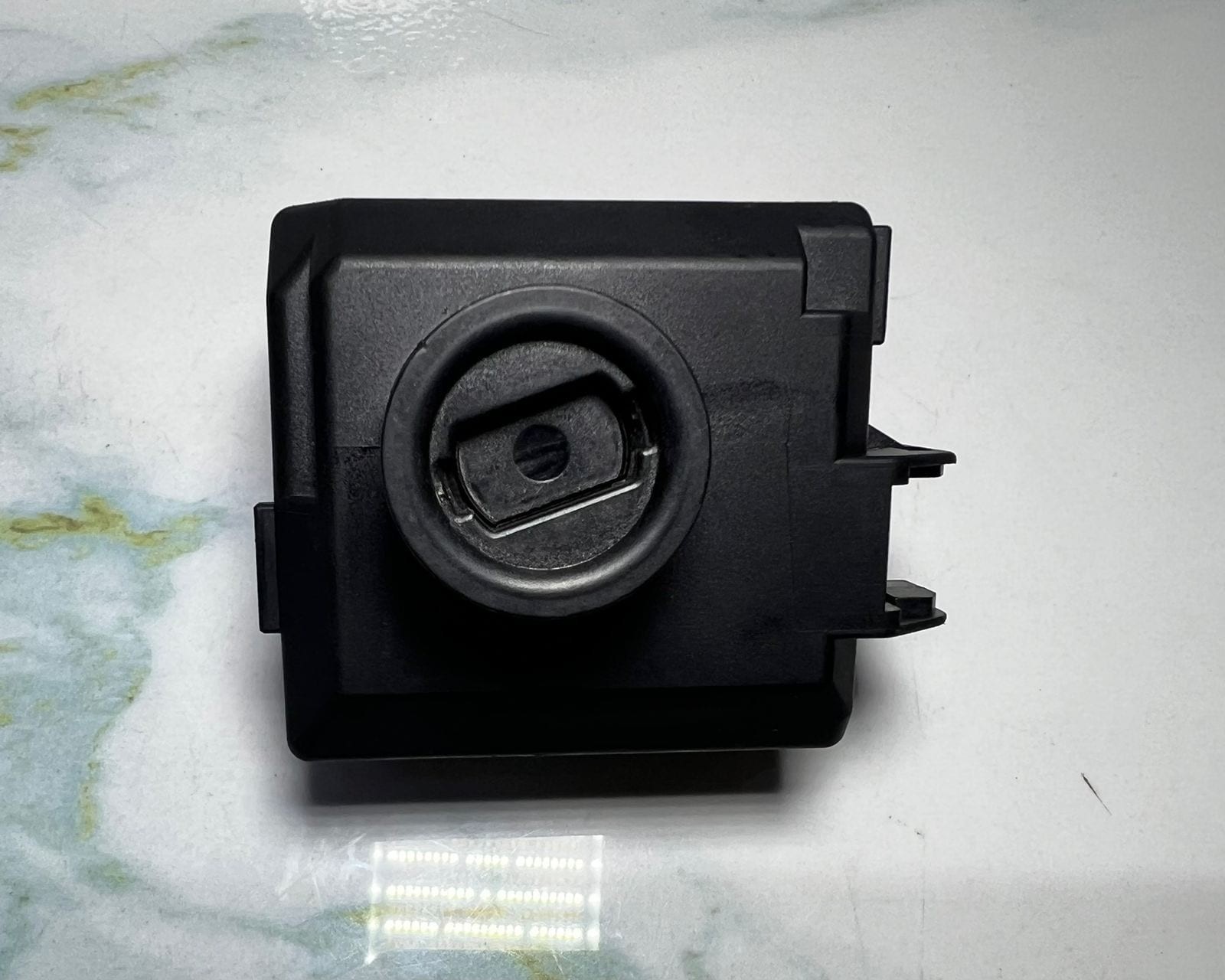 2014-2015 Mercedes-Benz GLA250 Ignition Switch Module A2469051402 W246 B180 CLA