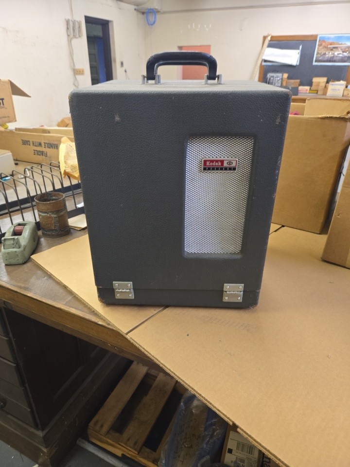 VTG Kodak Pageant AV-126-TR 16mm Sound Projector Forward | UNTESTED FOR PARTS
