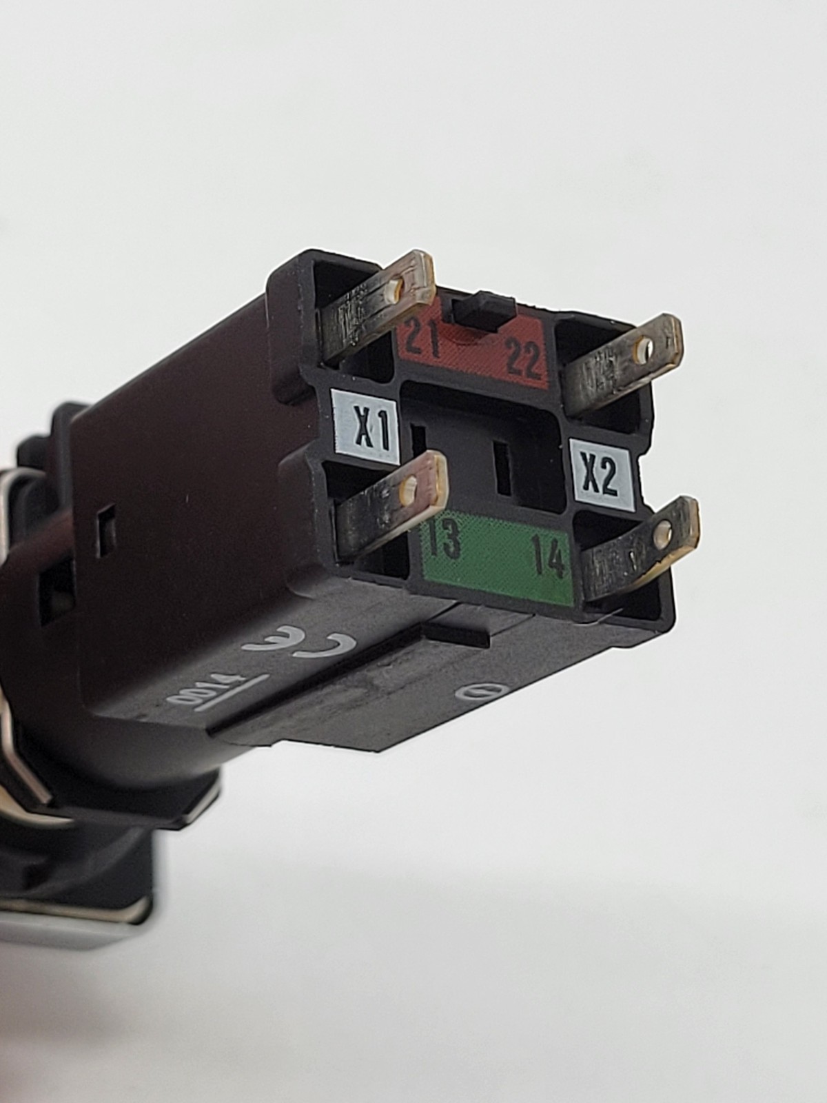 Square D D6G2SDU11 Selector Switch 415V AC-120V 3A 6KV 4 Pin 2 Position Switch