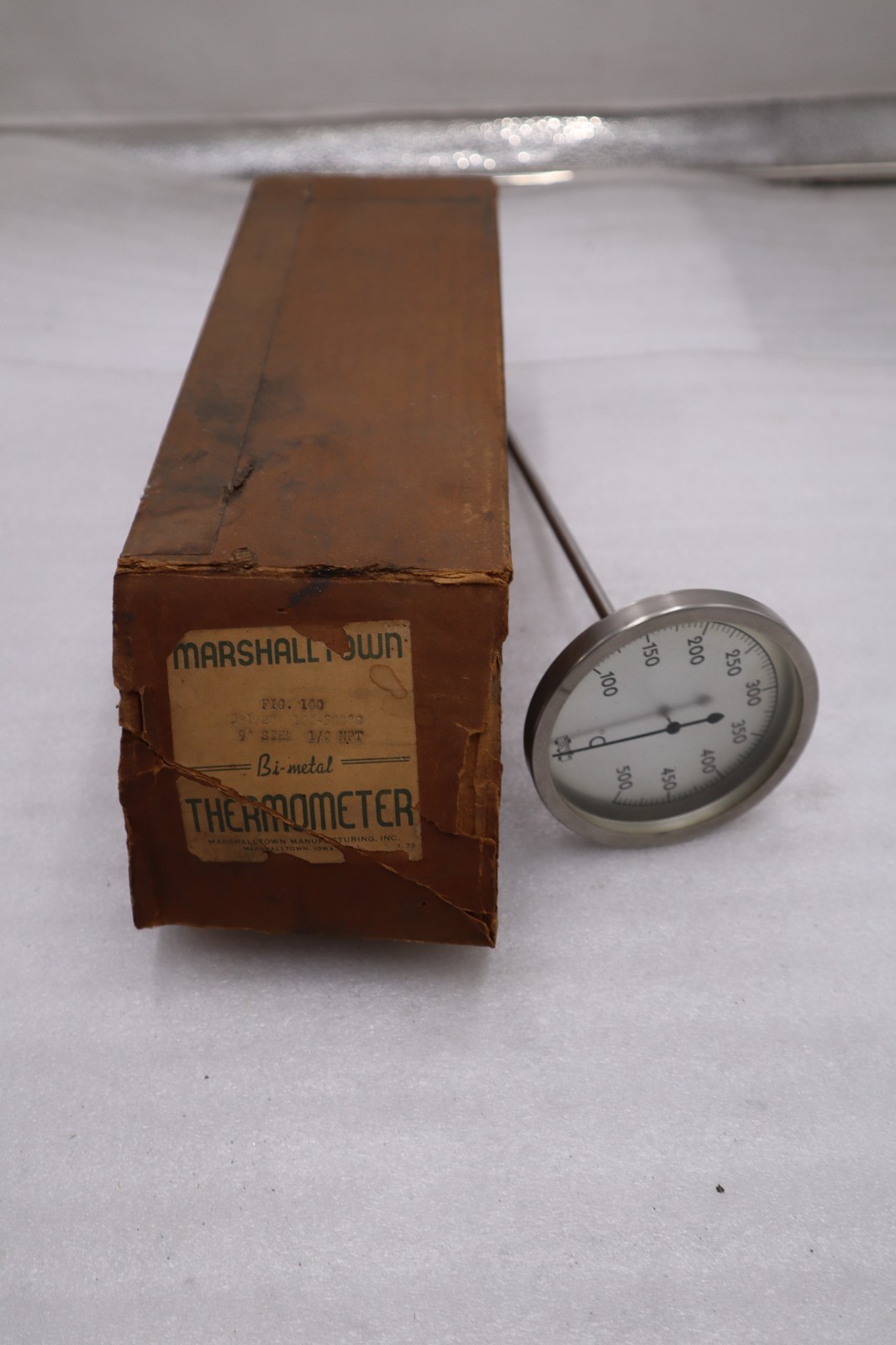 NEW OPEN BOX Marshall Town 3-1/2" Diameter Thermometer 100 to 500°C STK 5652CC