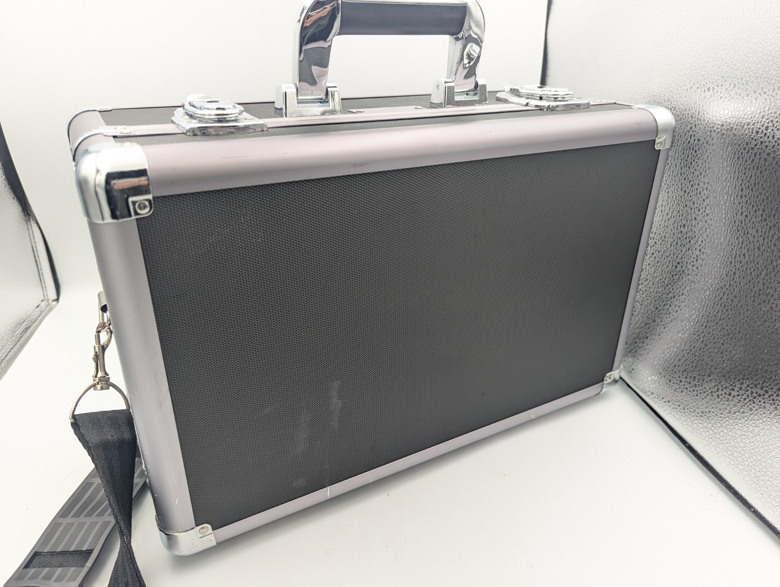 LISTEN TECHNOLOGIES LT-84-03 With Case