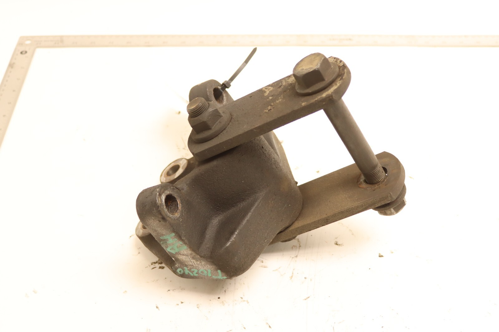 2017-2024 INTERNATIONAL LT625 REAR LEAF SPRING HANGER MOUNT 3563838C3 OEM
