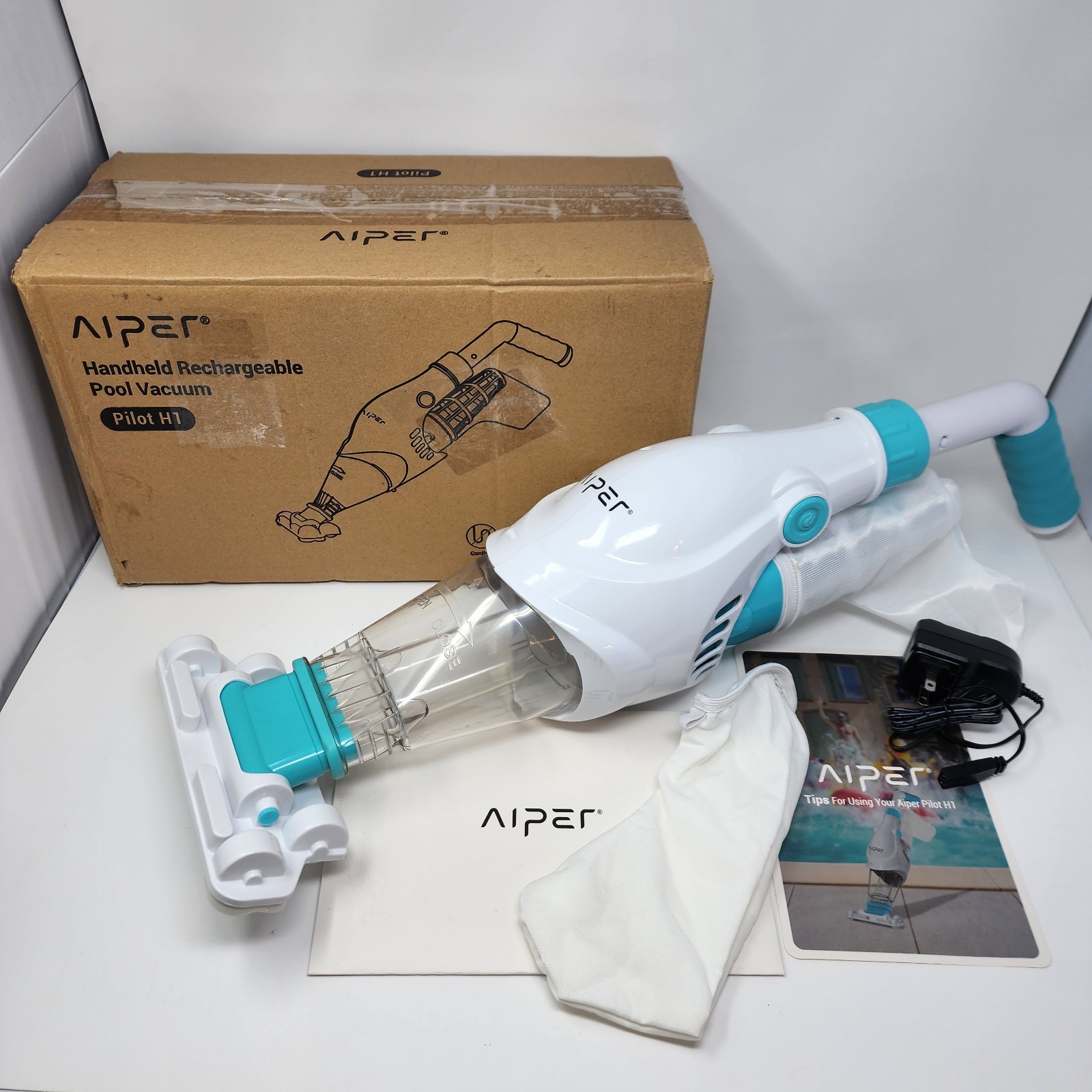 AIPER Pilot H1 Handheld Cordless Rechargeable Pool Vacuum Cleaner