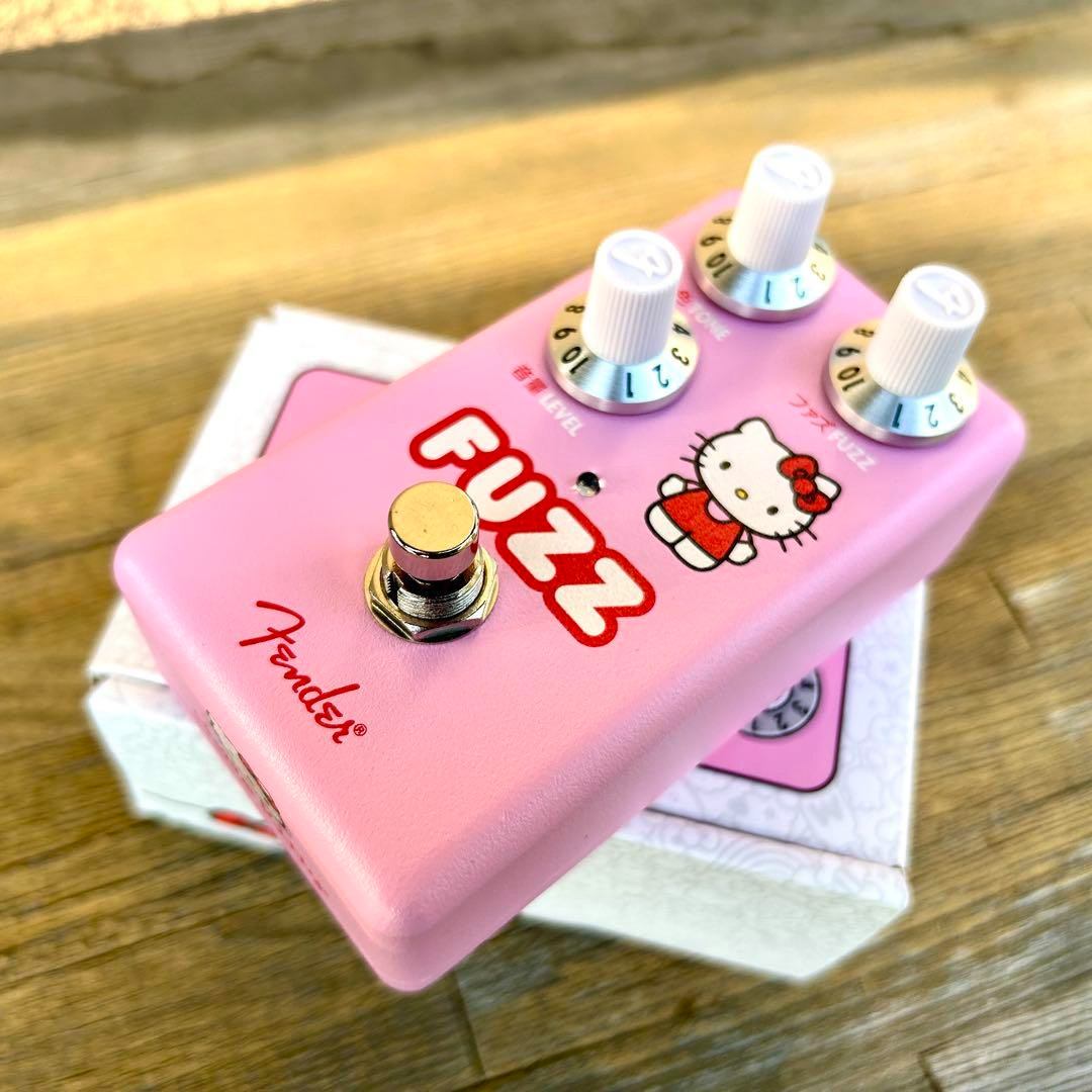 Fender x Hello Kitty Fuzz Collaboration Guitar Effect Pedal Rare item Mint