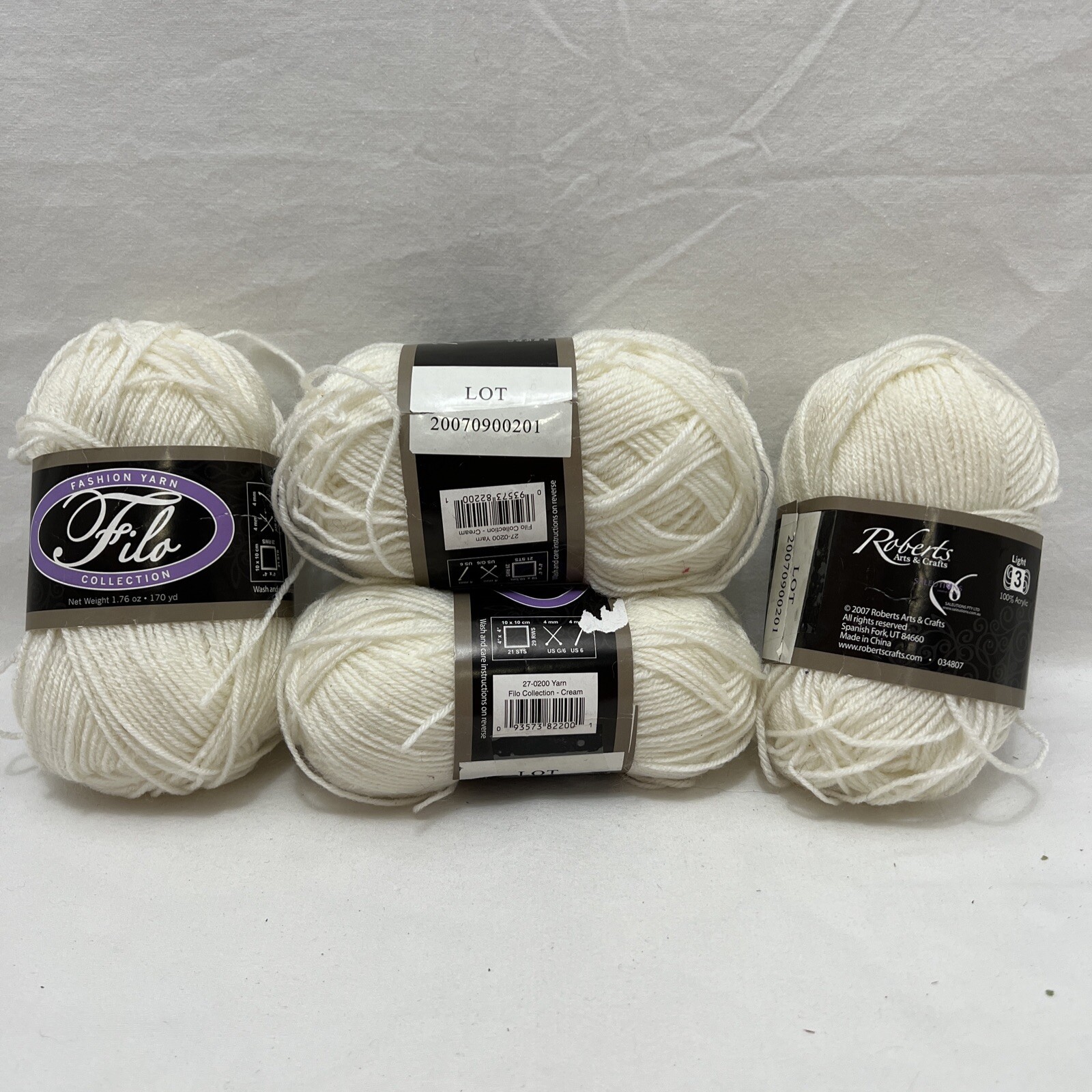 Roberts Crafts Filo Fashion Yarn Collection Cream 27-0200 lot of 4 680 yds total