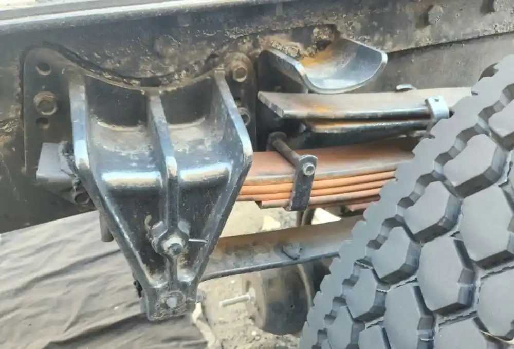 (Used) 1995 International 4900, REAR LEAF SPRINGS  P-73679