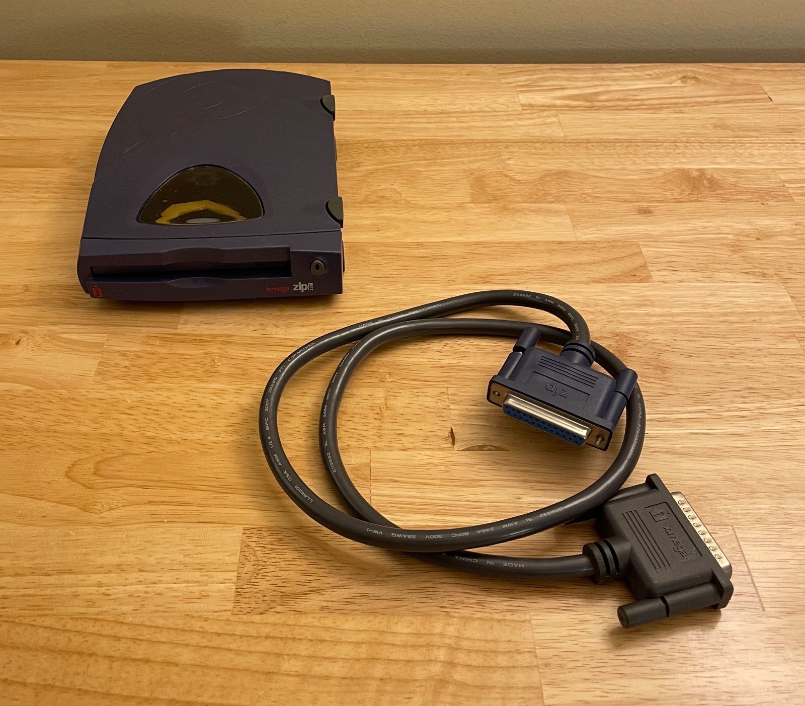 Iomega External Zip Drive Z250P  w/ Data Cable, No Power Supply (Untested)