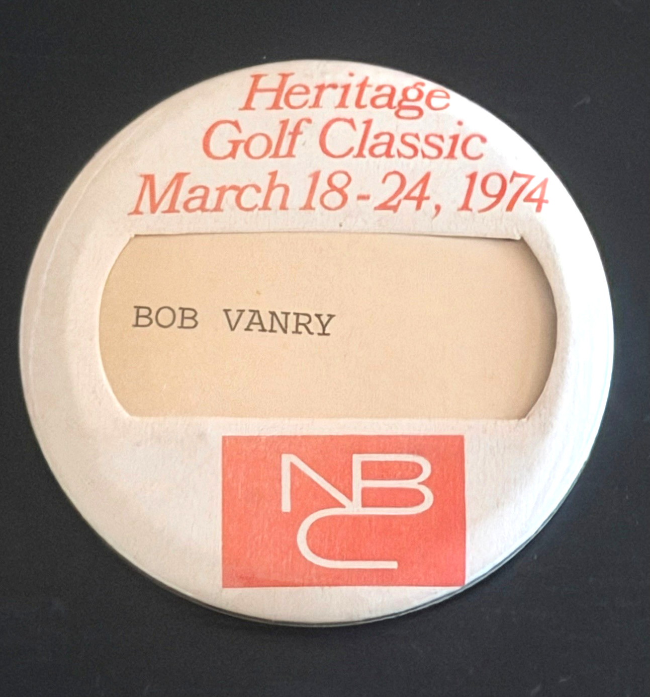 JOHNNY MILLER WINS 7TH PGA 1974 HERITAGE CLASIC PRESS PIN BADGE 300 X RARER ENT