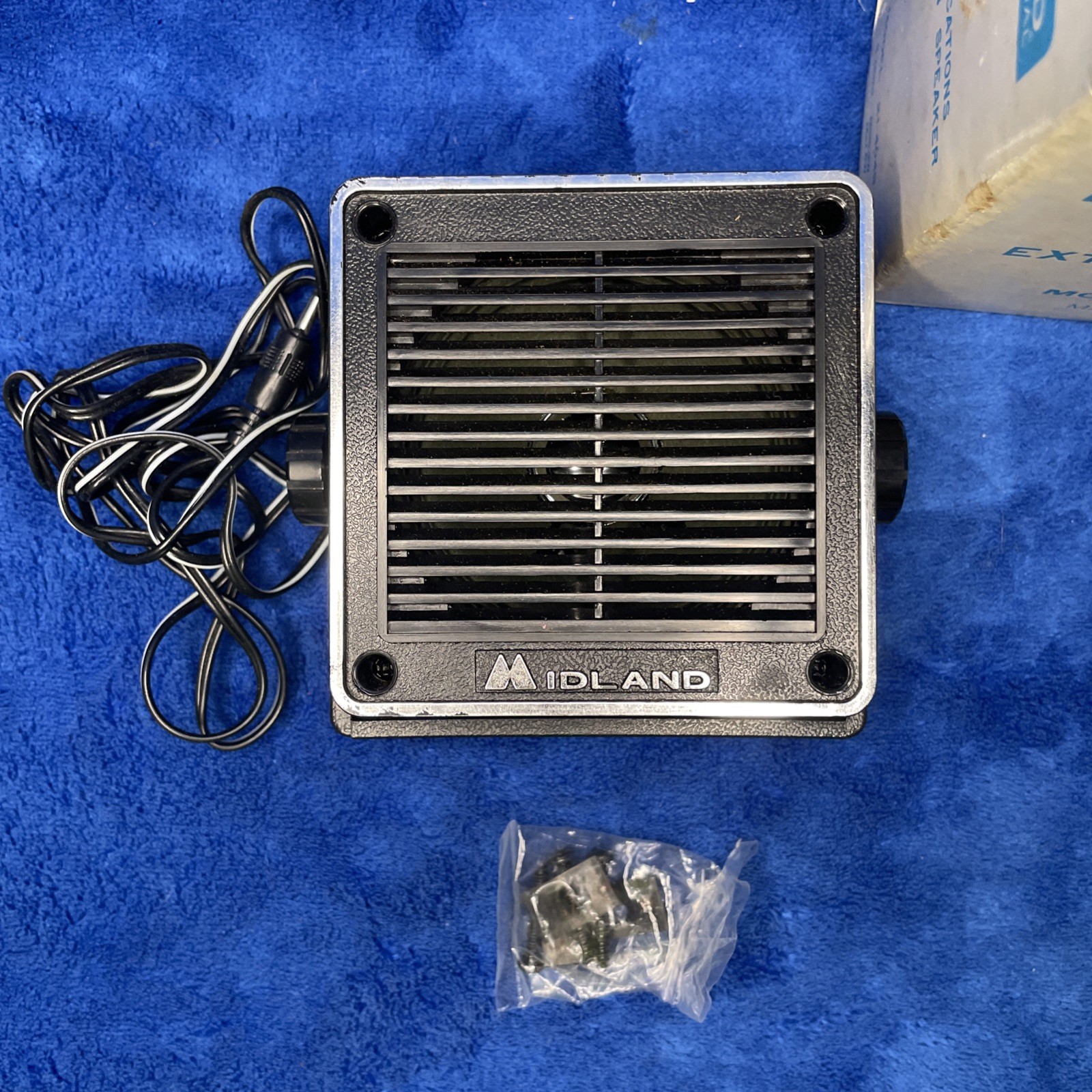 MIDLAND COMMUNICATIONS EXTENSION SPEAKER, 21-404B, CB OR HAM Brand New