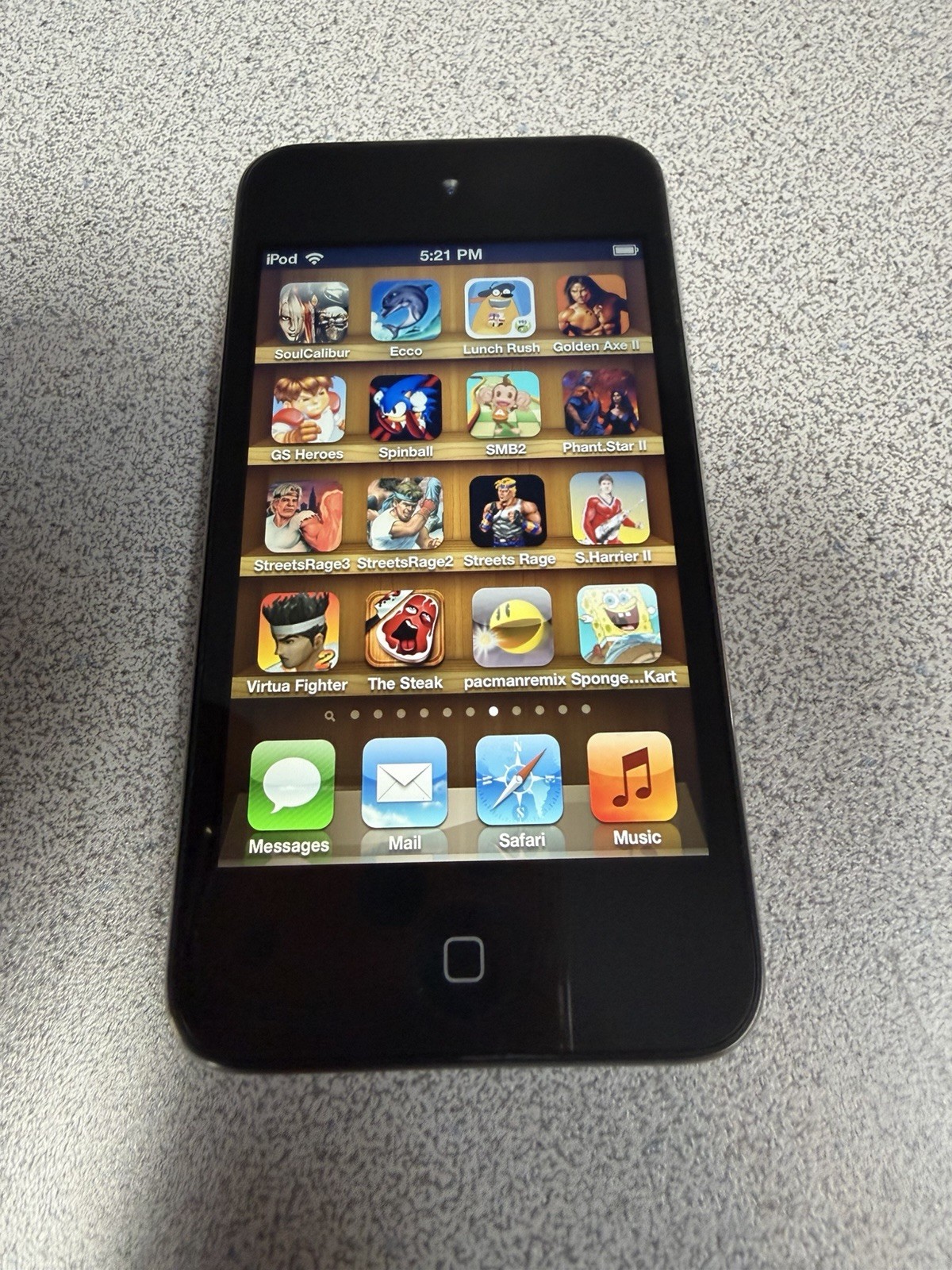 iPod touch 4th 64gb 160 Retro Games Voltron Resident Evil Infinity Blade