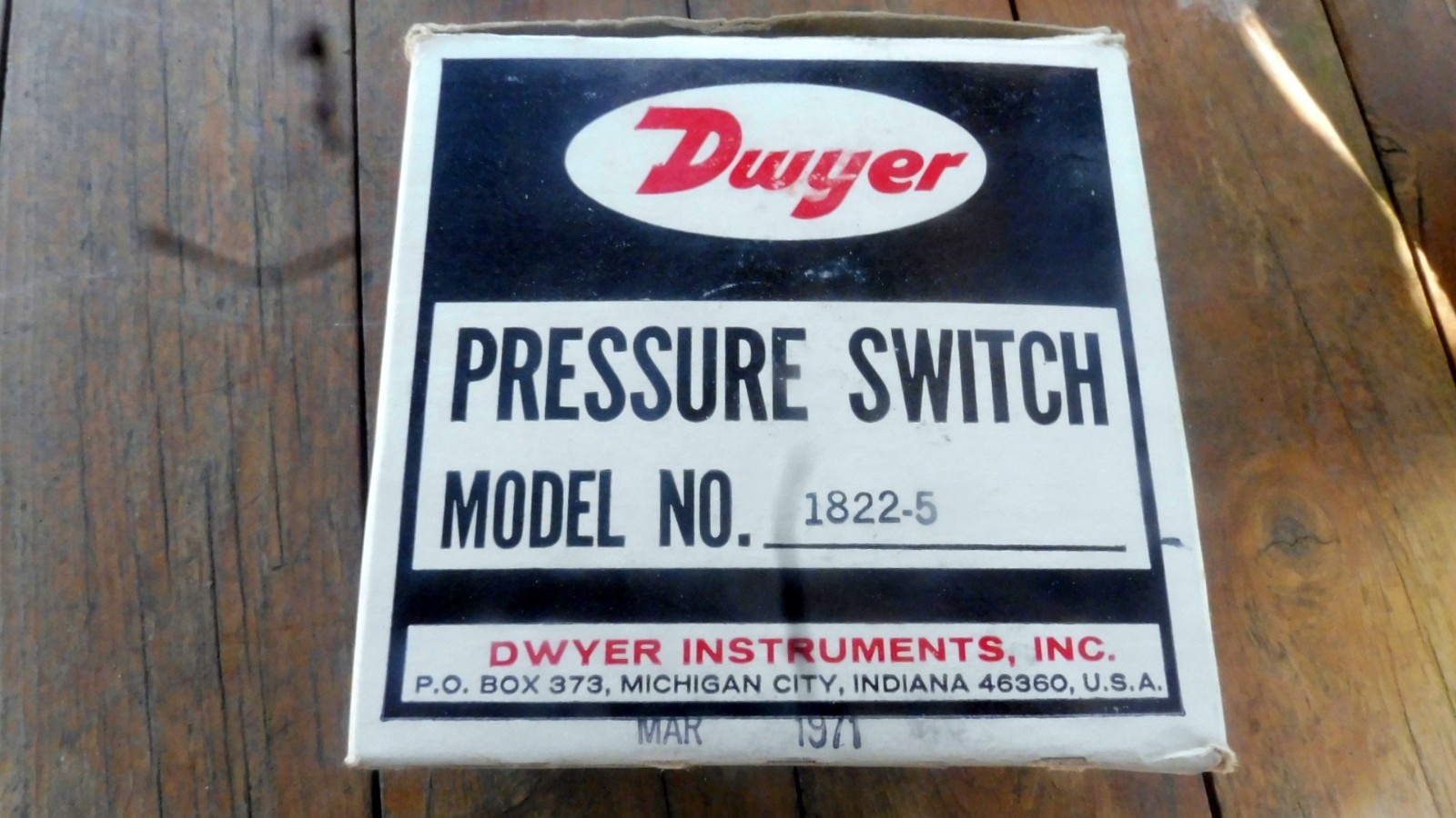 NIB NOS DWYER 1822-5 PRESSURE SWITCH 18225 SERIES 1800