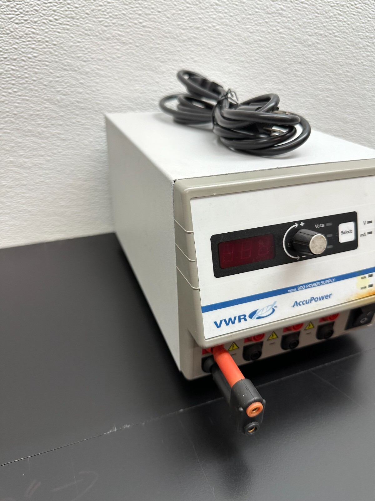VWR AccuPower Model 300 Power Supply