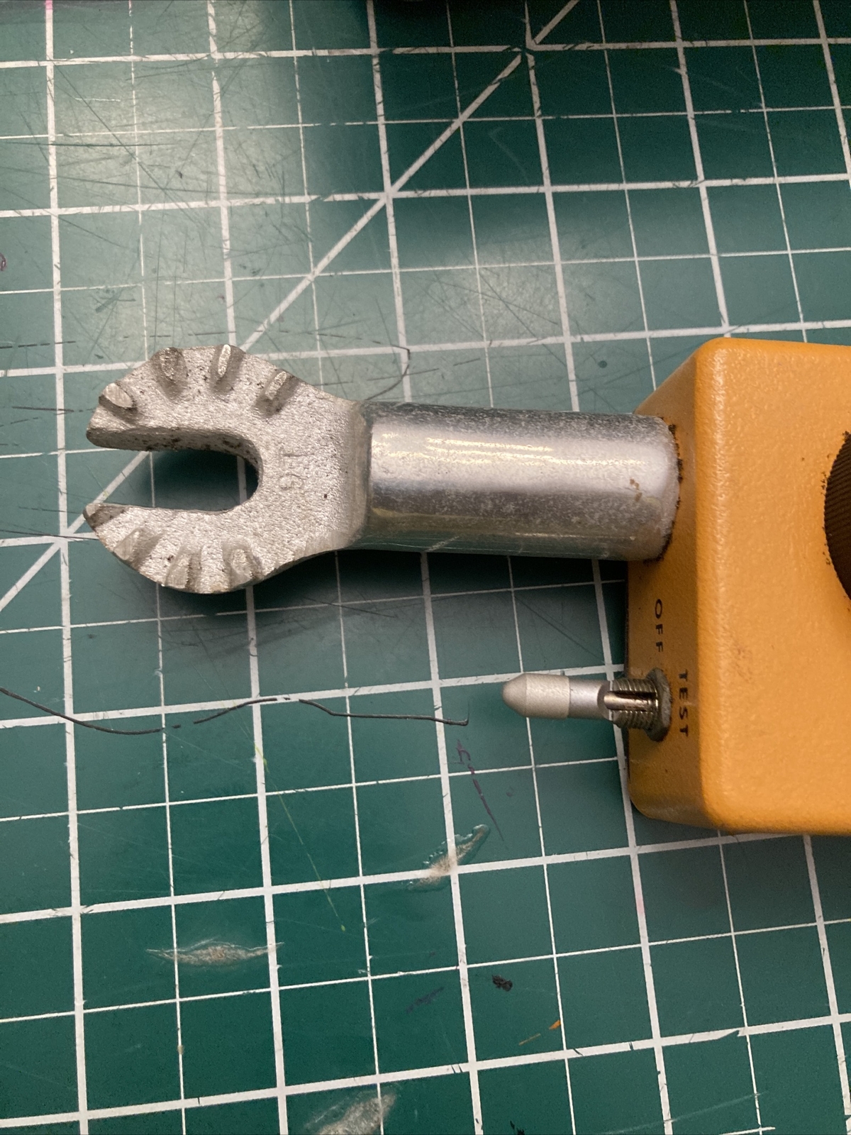 Memco Hot Horn Energized Cable Detector