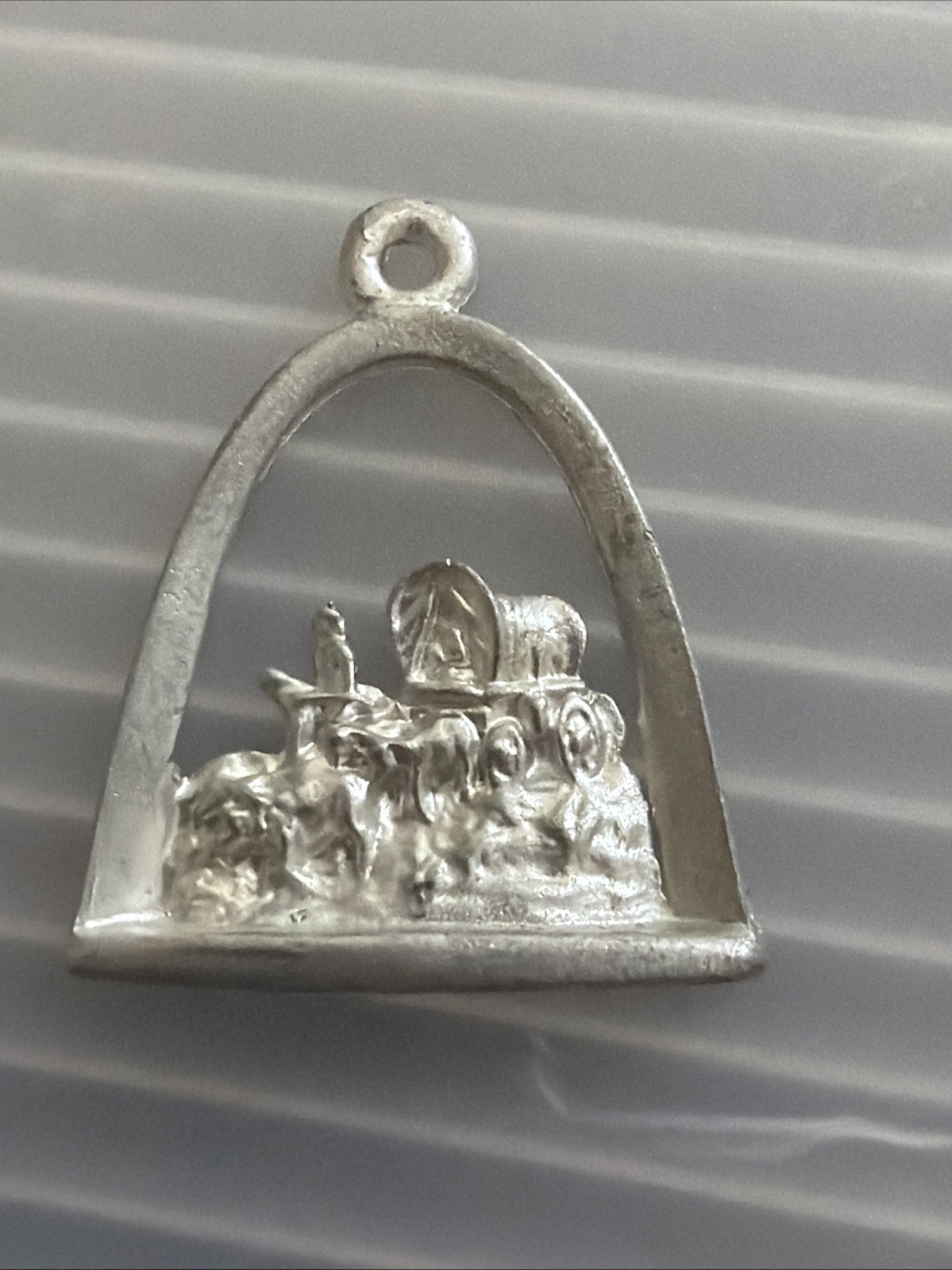 Vintage St Louis Gateway Arch Covered Wagon Souvenir Charm Pendant cast Metal