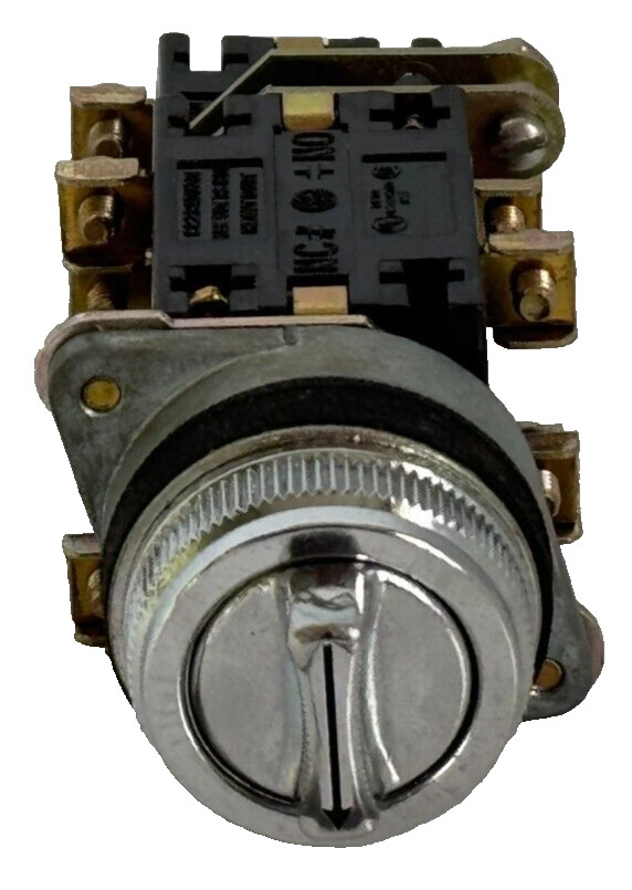 NEW IN BOX General Electric 304A3287P060 3 Pos Selector Switch