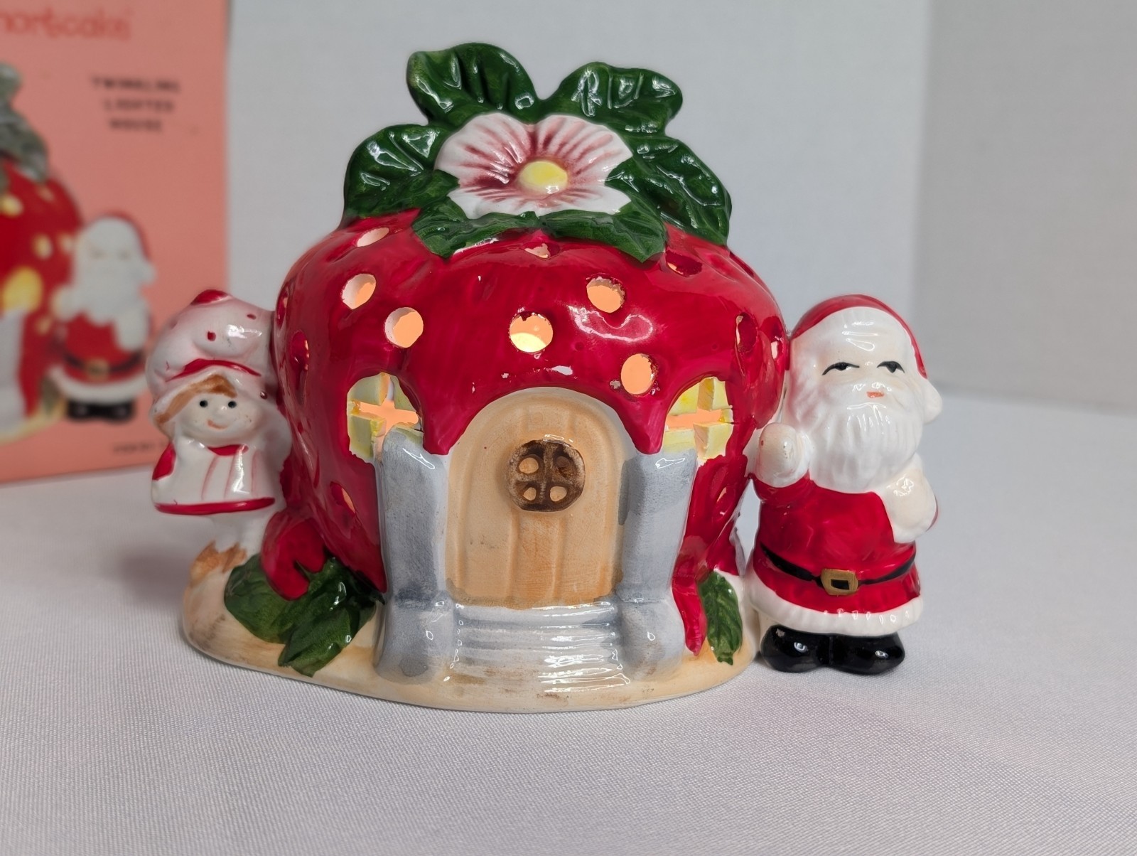 Vintage Santa Visits Strawberry Shortcake Lighted Ceramic House 1980 Read