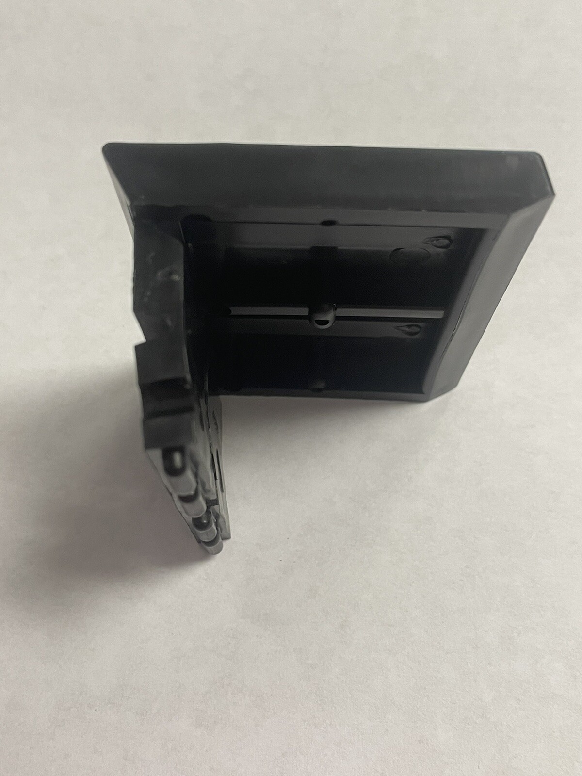 New Southco 07-12-301-12 Kenworth Keeper Latch