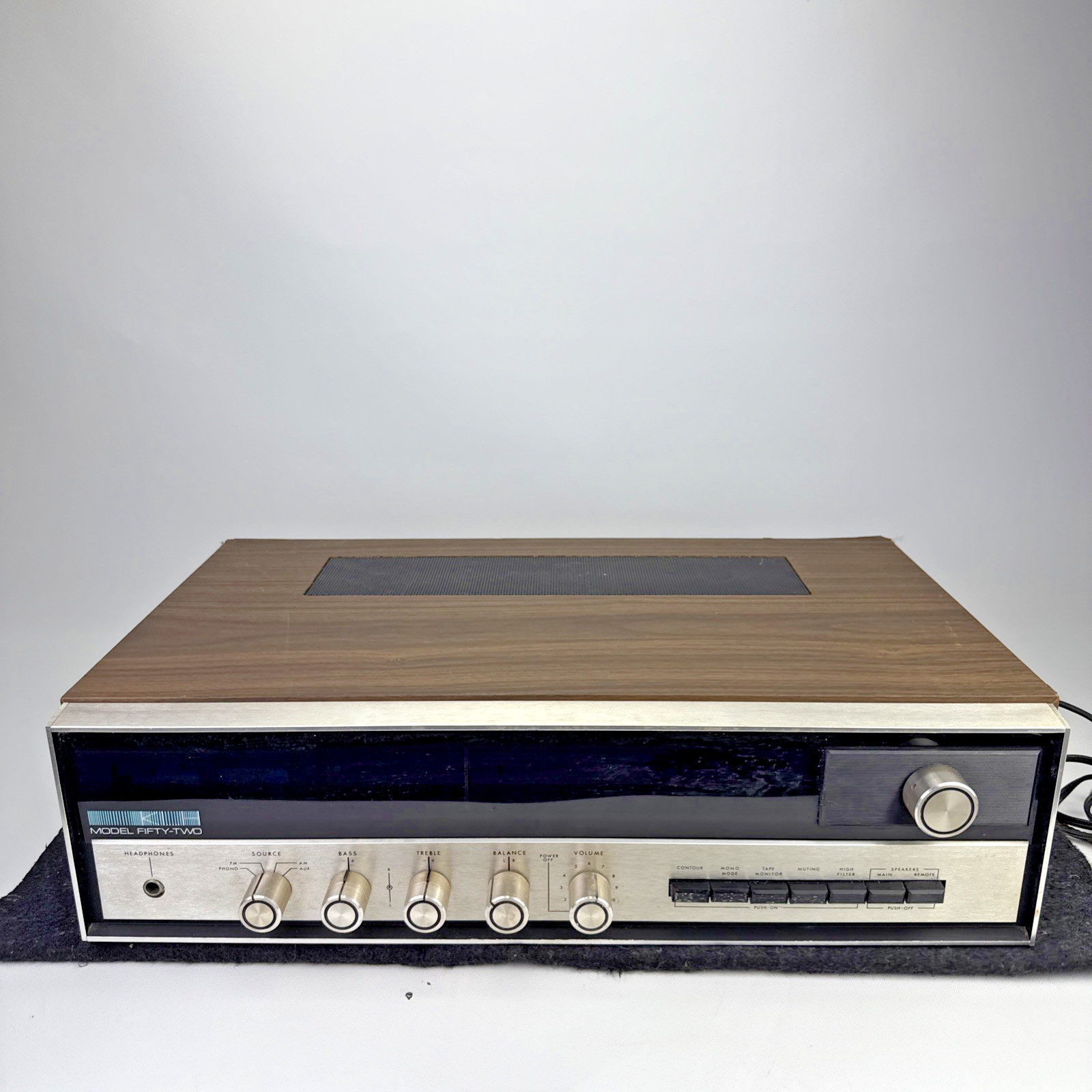 Parts/ Repair: KLH Model Fifty Two AM/FM Stereo Receiver. Doesn't Power On