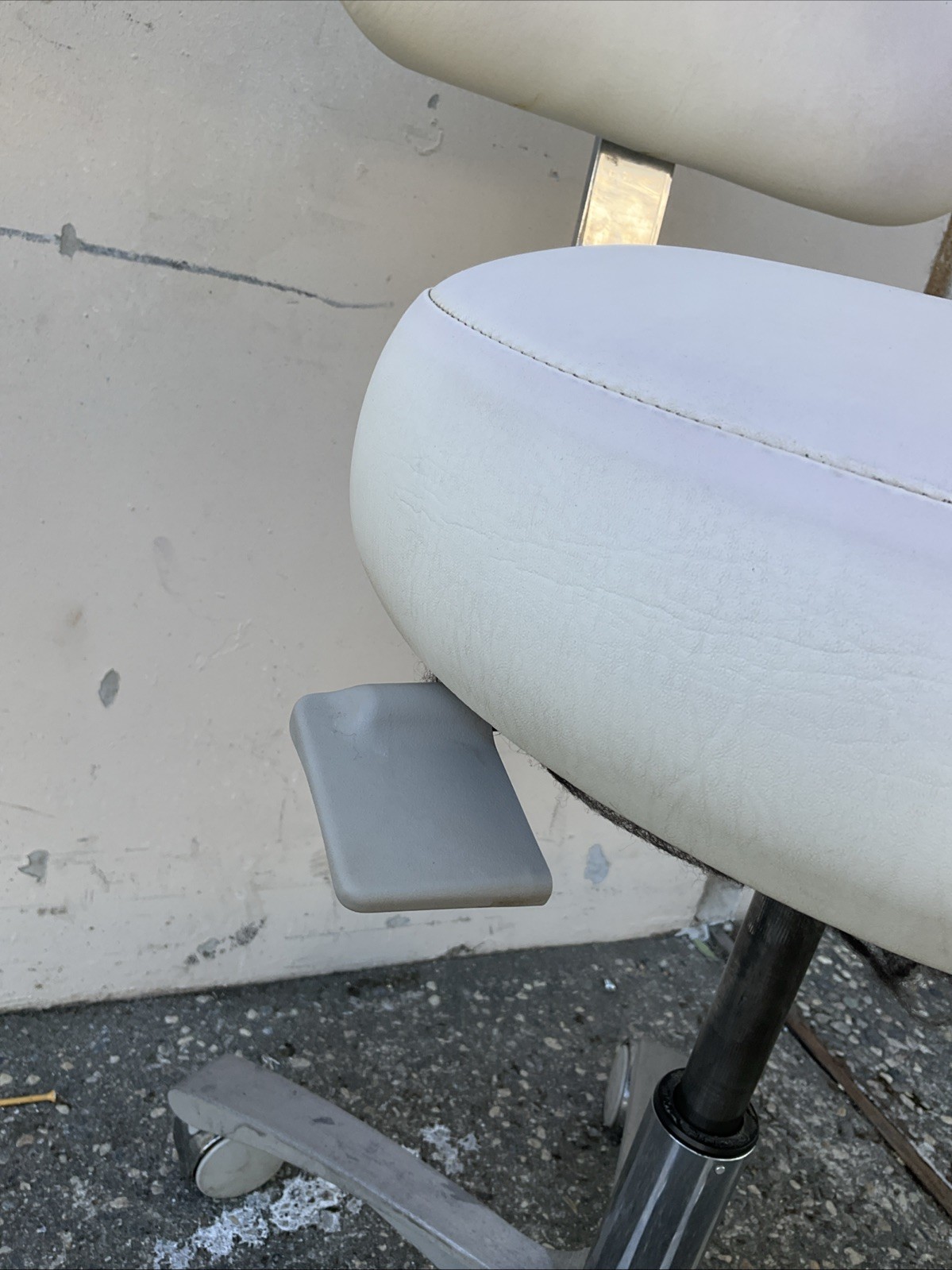 Brewer Design Dental Assistant Chairs Stools
