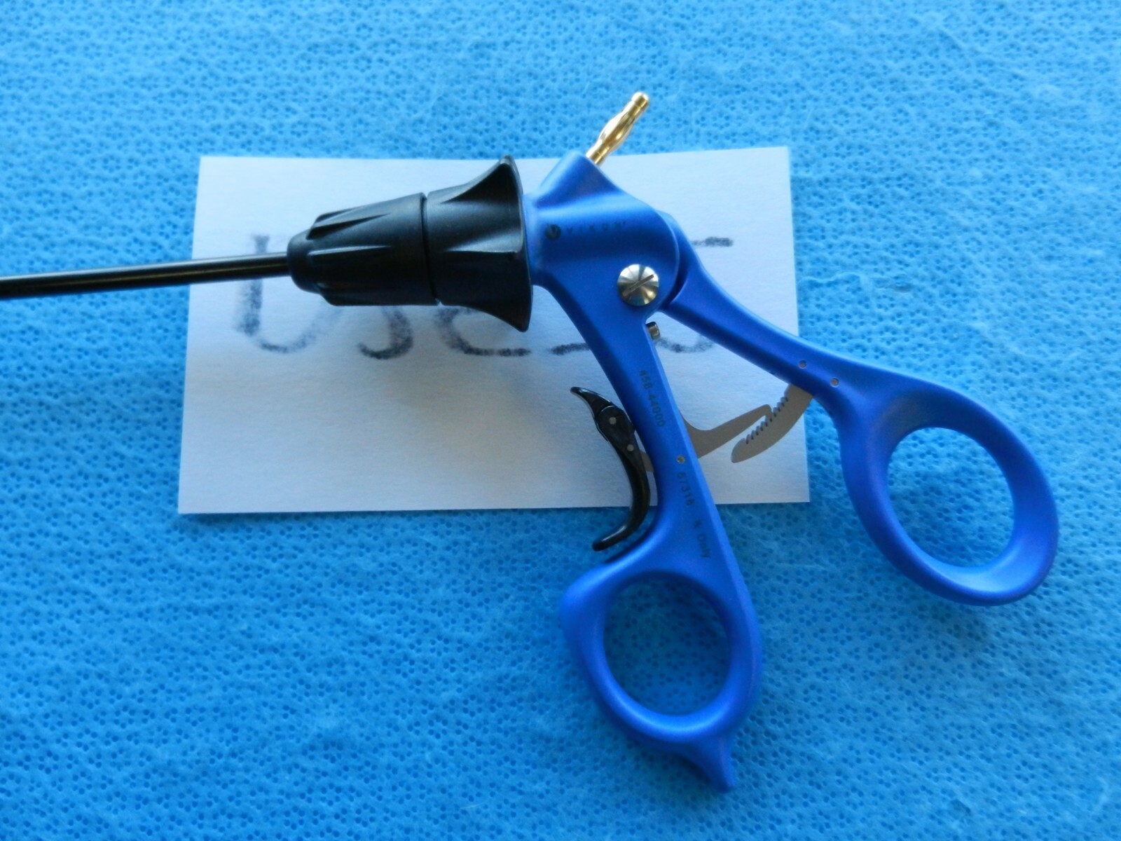 D2572 Vikon Surgical 5mm 32cm Grasping Forceps VK-48028