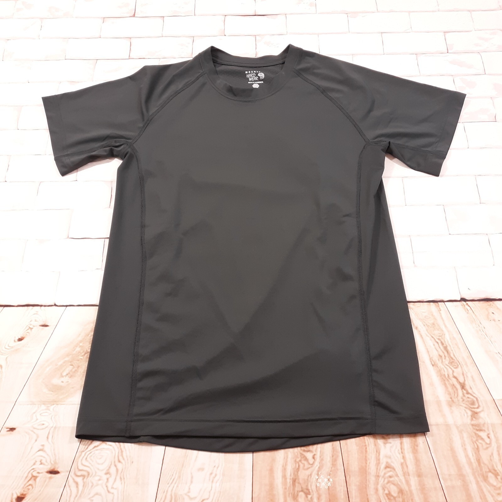 Mountain Hardwear T-Shirt Mens Size Small Polyester Gray Breathable Outdoor
