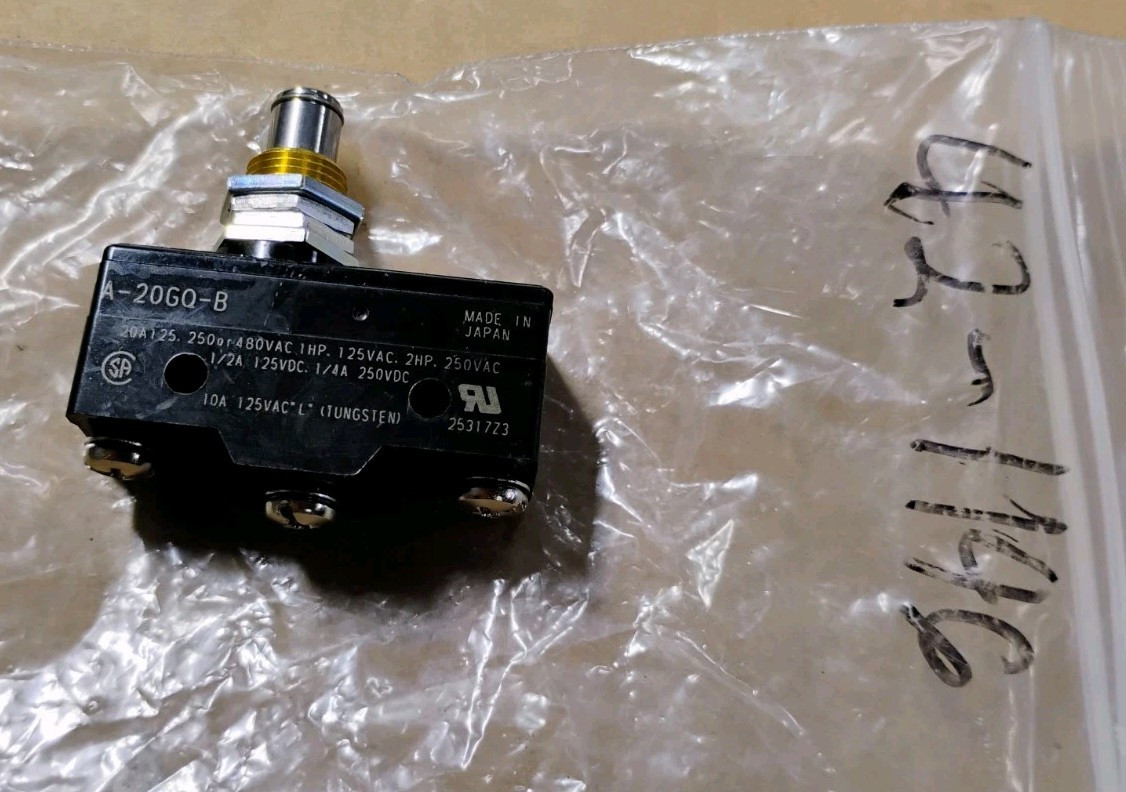 Omron MICRO PUSH MOMENTARY SWITCH 42-1146 A-20GQ-B
