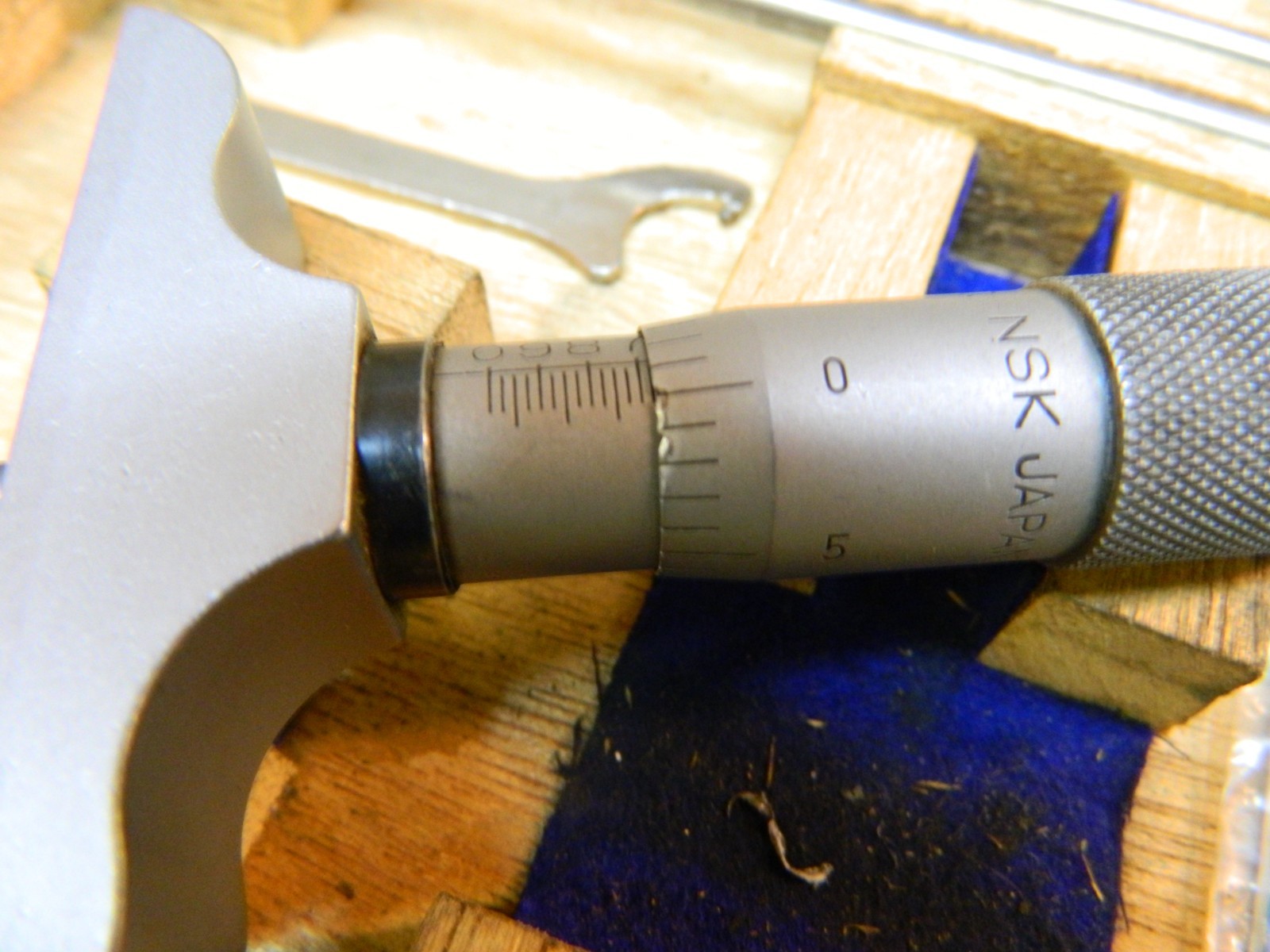 NSK 711-407 0-4" DEPTH MICROMETER .001"