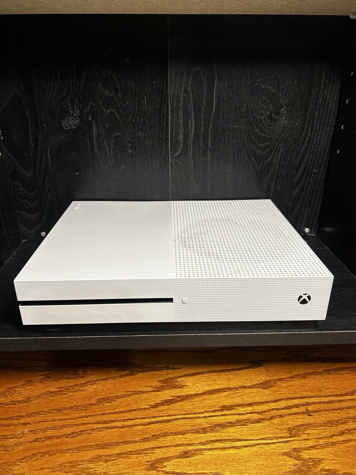 Xbox One S Console White – Error E102 – For Parts/Repair – Powers On