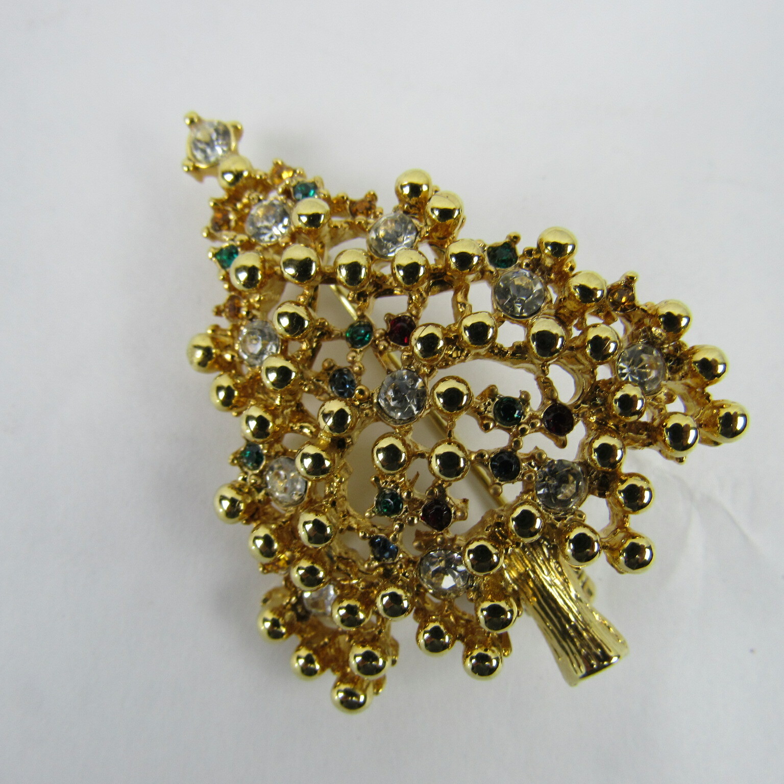 Christmas Tree Brooch Gold Tone Metal Unsigned Beauty Costume Jewelry