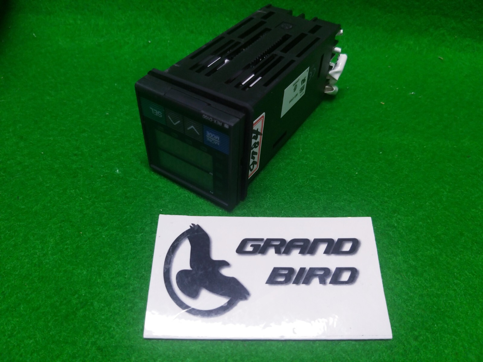 RKC D100F-VN*DN-N5-NN Temperature Controller, USED