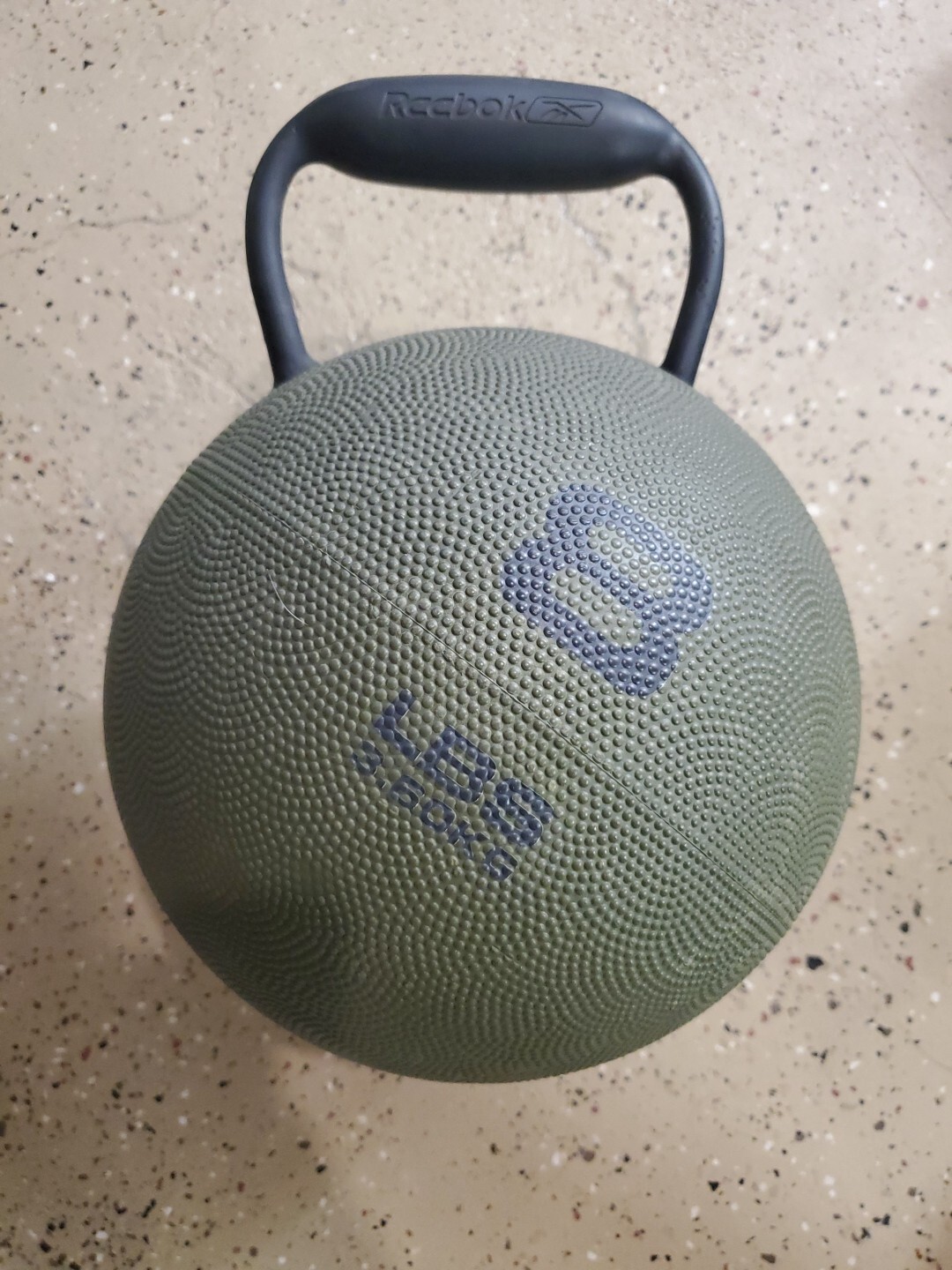 Reebok 8 lb Kettle Ball Exercise Medicine Workout w/ Handle 9½" Diameter Green