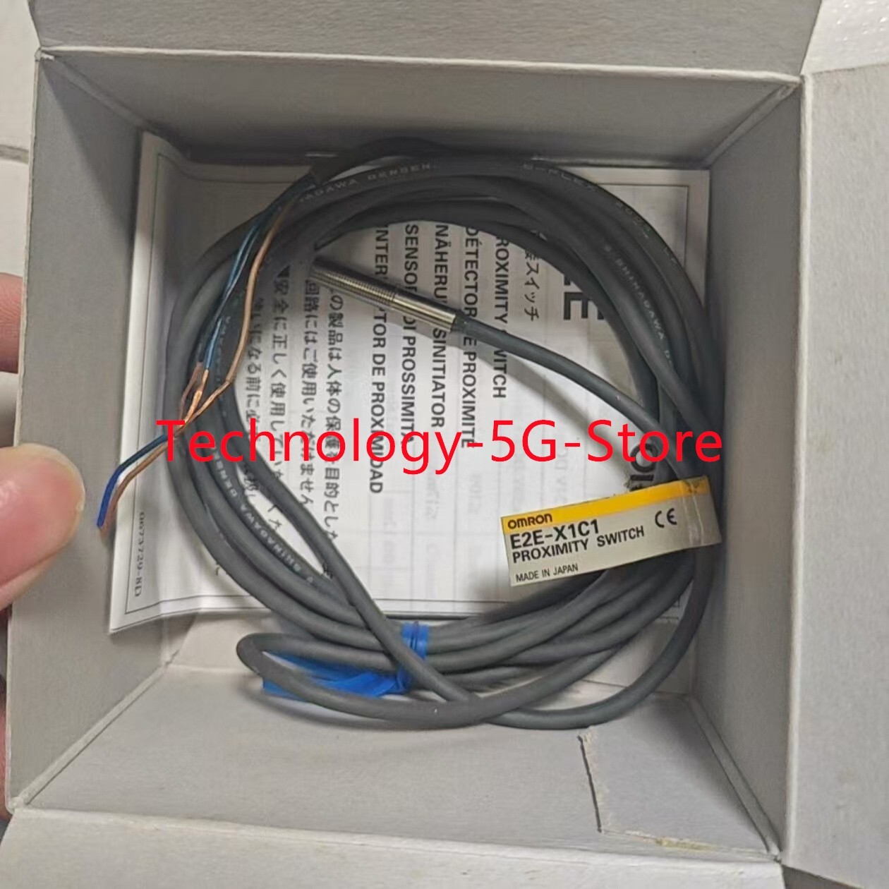 New Omron E2E-C1C1 Proximity Switch