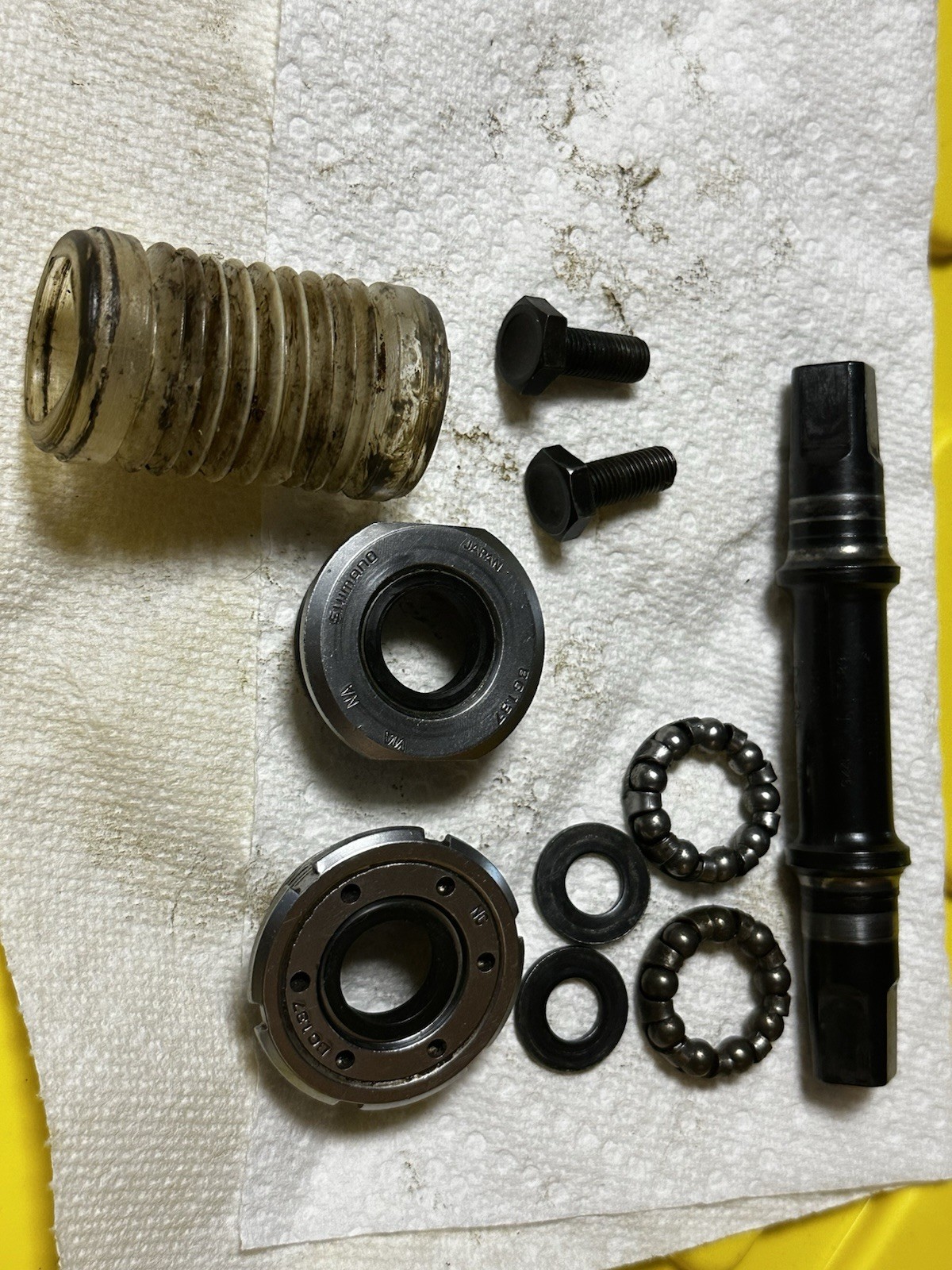 Shimano Japan 68mm Square Taper Bottom Bracket. 122.5 Spindle.