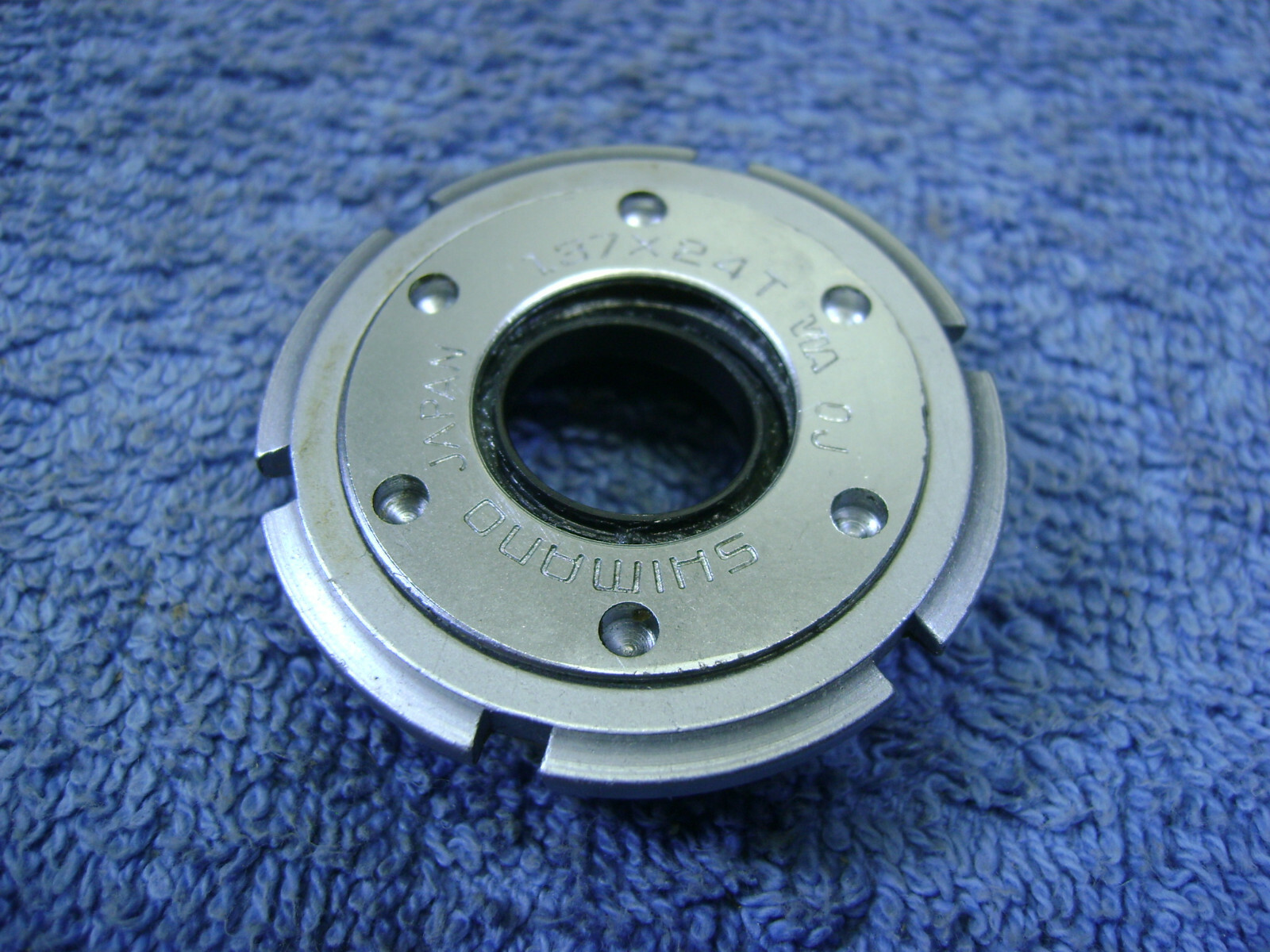 used VGC Shimano 600 Ultegra Road 1.370 x 24tpi BSC bottom bracket cup -lockring