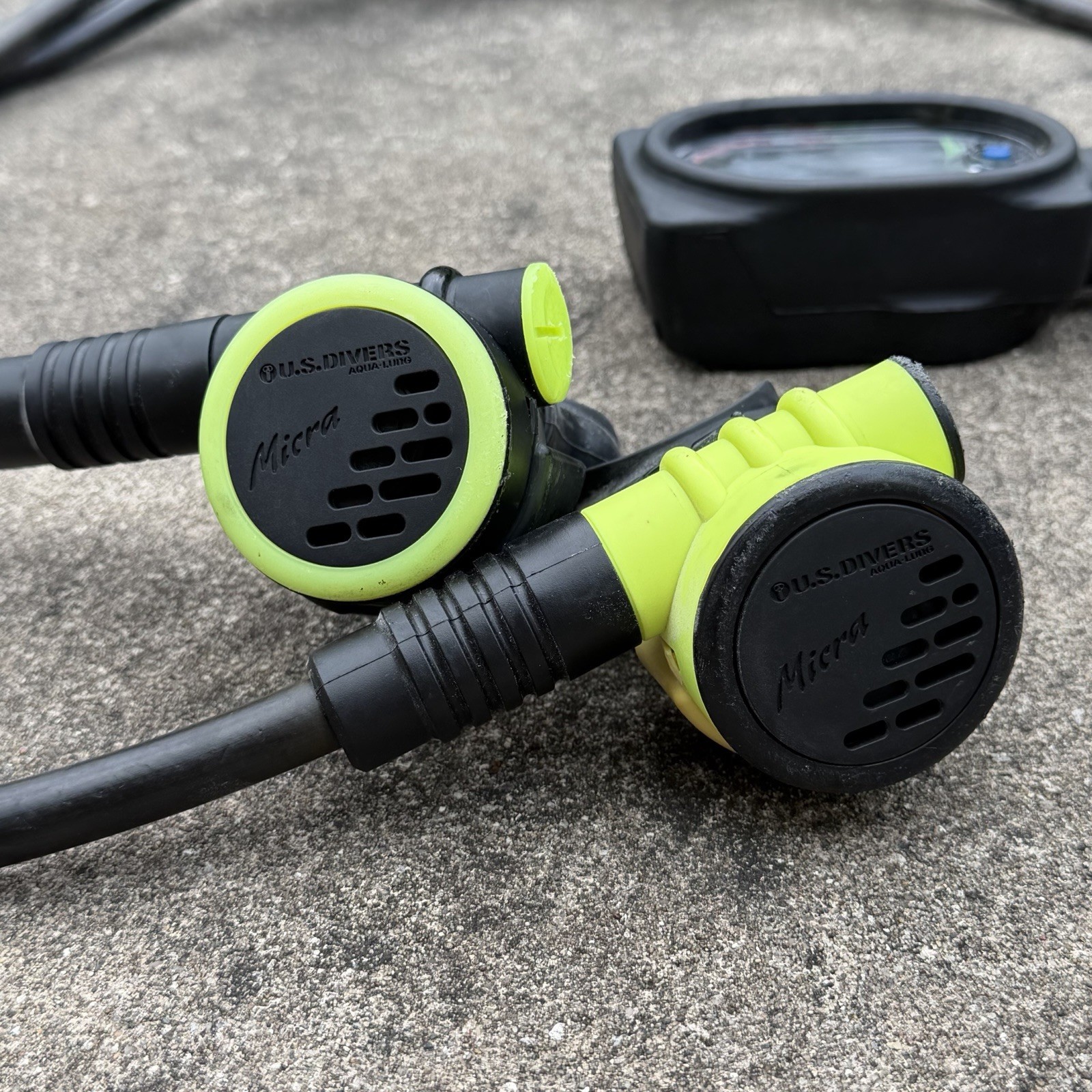 Oceanic Scuba Regulator Set with DataMax Pro Computer