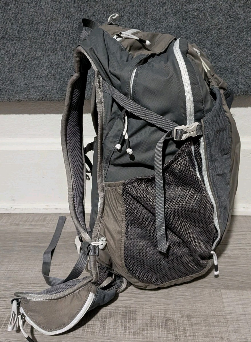 Gregory Maya 22 Day Pack Hiking Backpack 22L Dark Gray