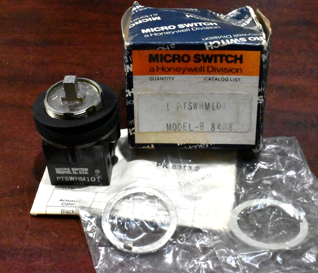 Honeywell PTSWHM101 Micro Switch Model B 8438
