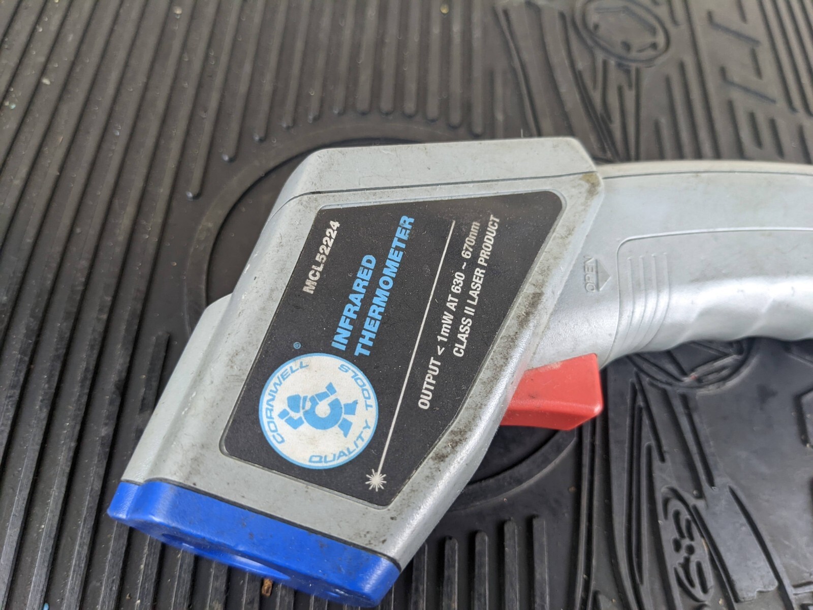 #at902 Cornwell Tools MCL52224 Infrared Thermometer with Target Laser
