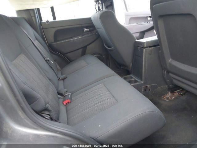 LIBERTY 2012 Glove Box 4661890