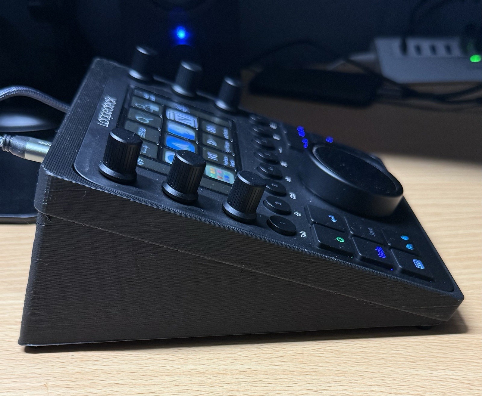 Loupedeck CT + Custom Editing Controller for Photo, Video & Audio - w/stand