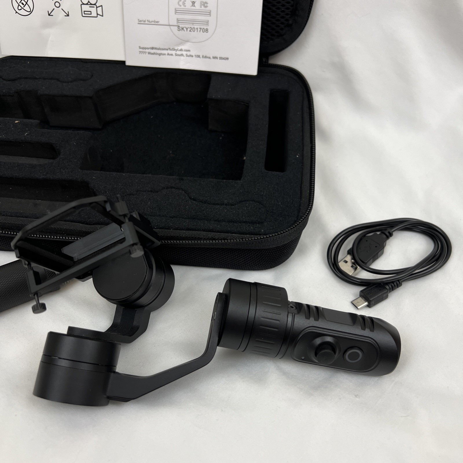 SkyLab - 3-Axis Gimbal Stabilizer - compatible with iPhone and Android phones