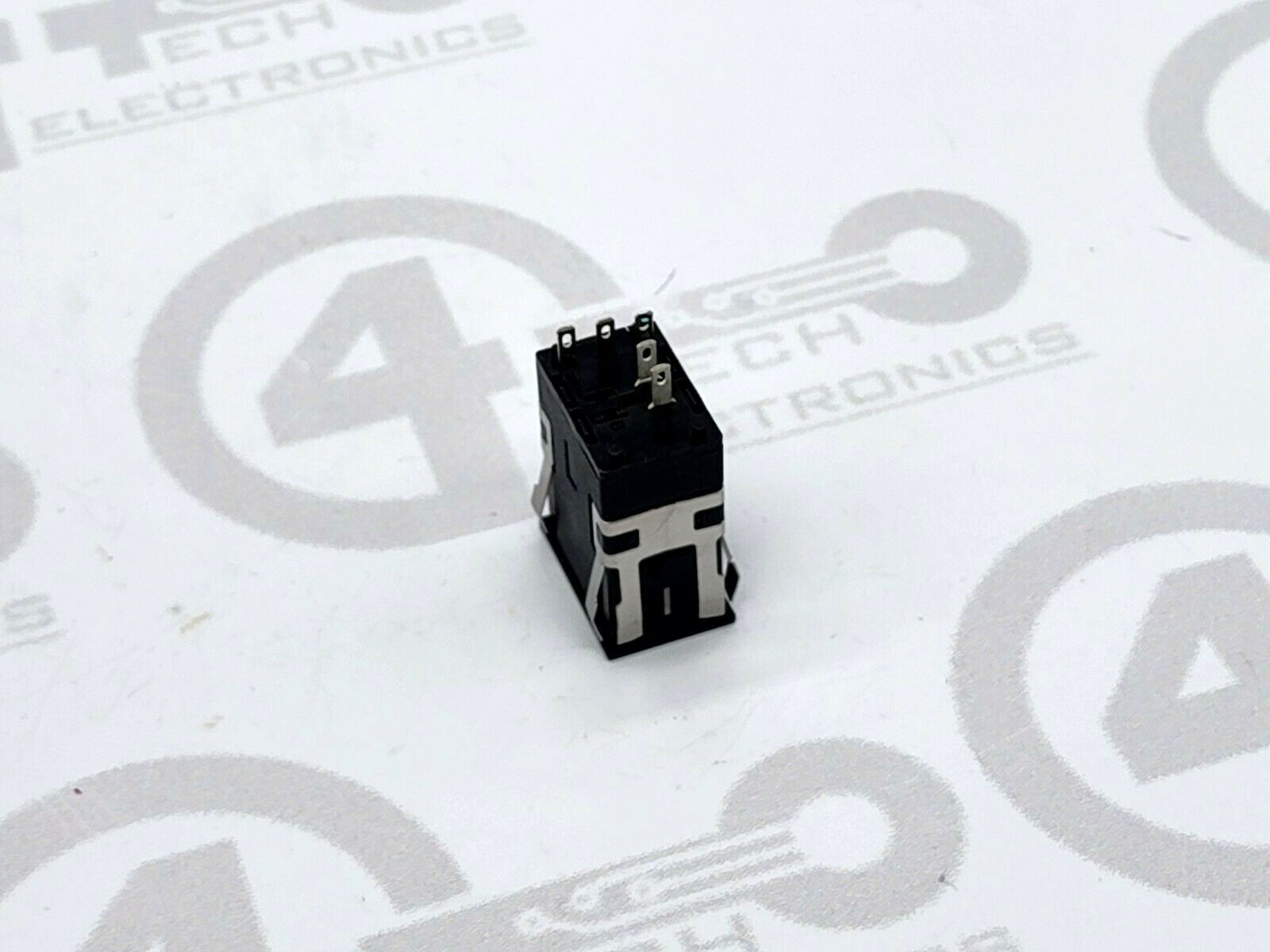 Universal Instruments Pushbutton Switch 30132700