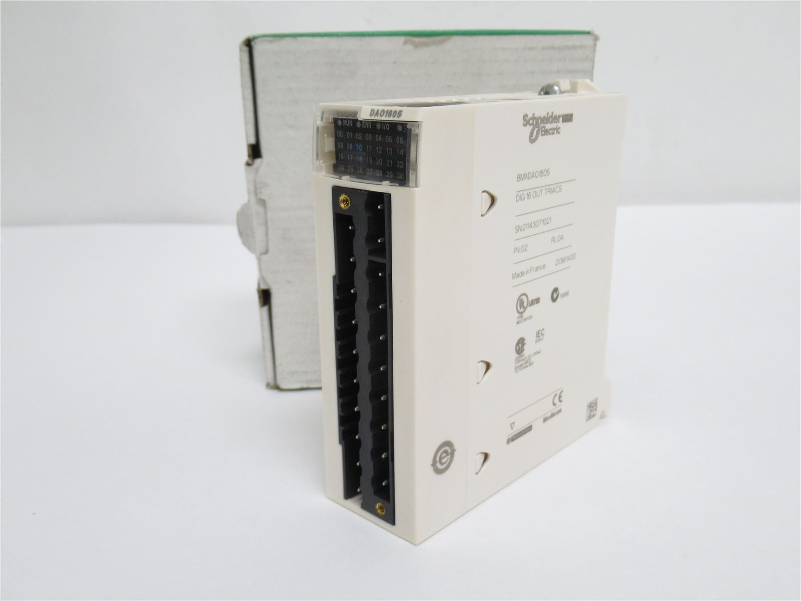 228304 New In Box; Schneider BMXDA01605 Digital Output Module; 16 Out