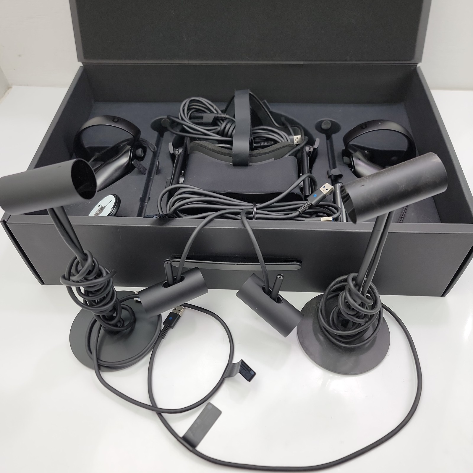 Oculus Rift CV1 VR Headset Bundle 4 Sensors, Touch Controllers, Detached Ear