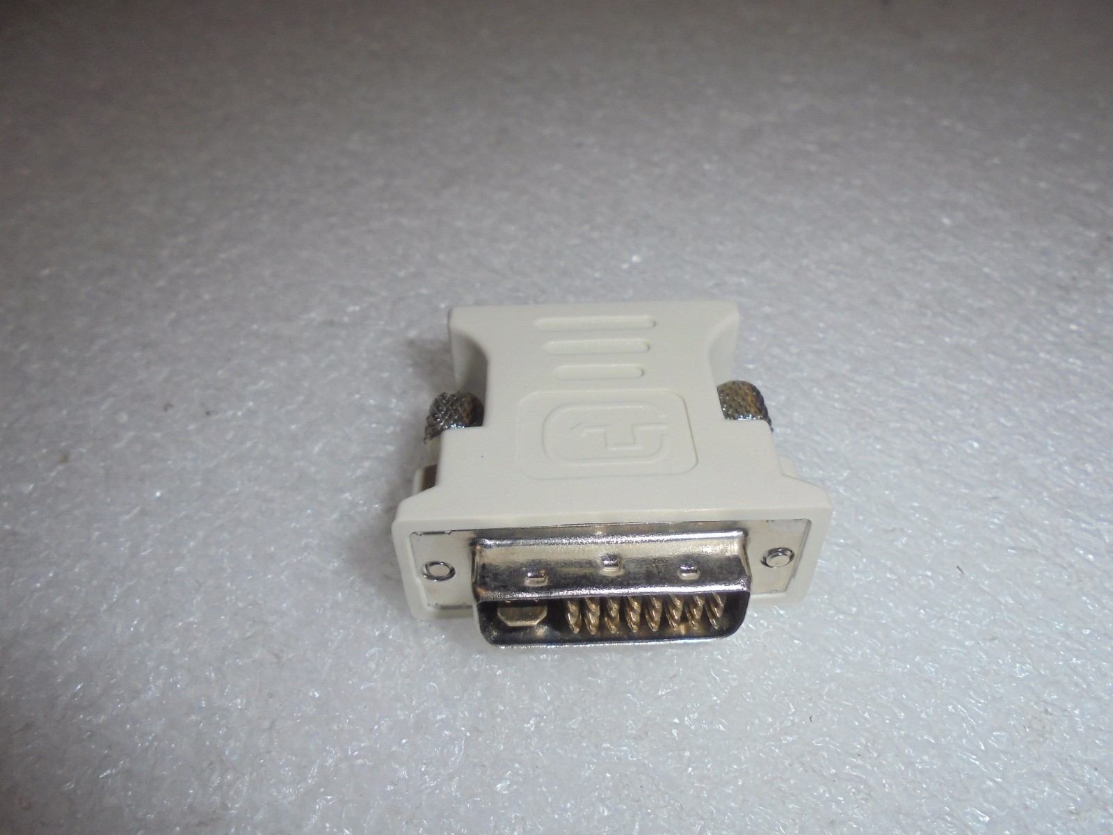 Wyse Technology Adaptor DVI to VGA- White- V C RXO CC1RV