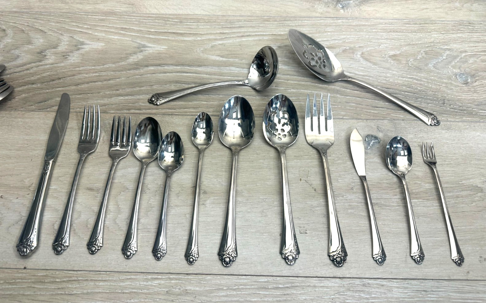 Oneida Community * FANTASY ROSE Glossy Flatware CHOICE - CHOOSE (142)