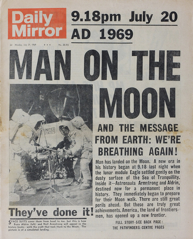 DAILY MIRROR NEWSPAPER 21 JULY 1969 . MAN ON THE MOON FRONT COVER HEADLINE